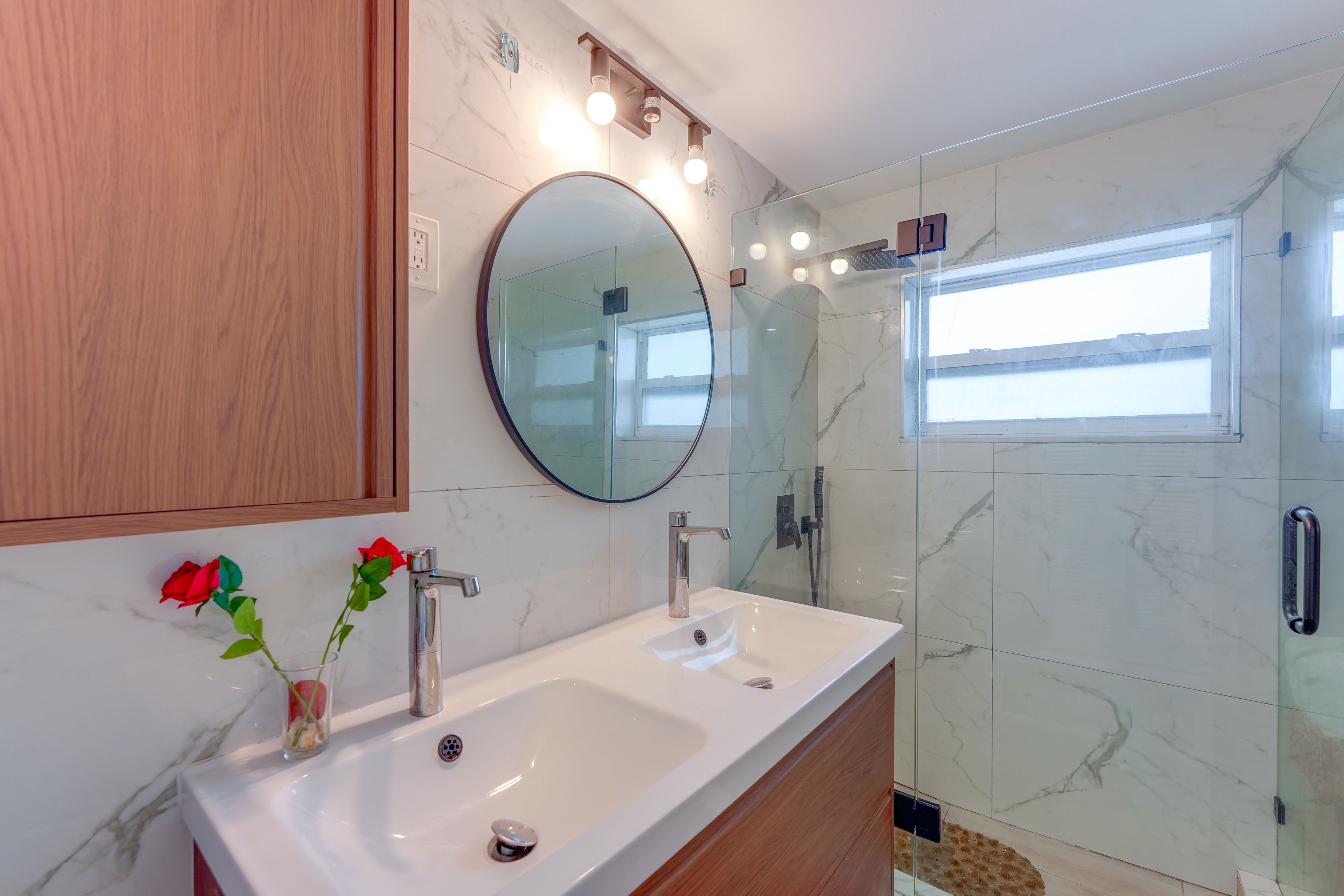Full Bathroom | Upper Level