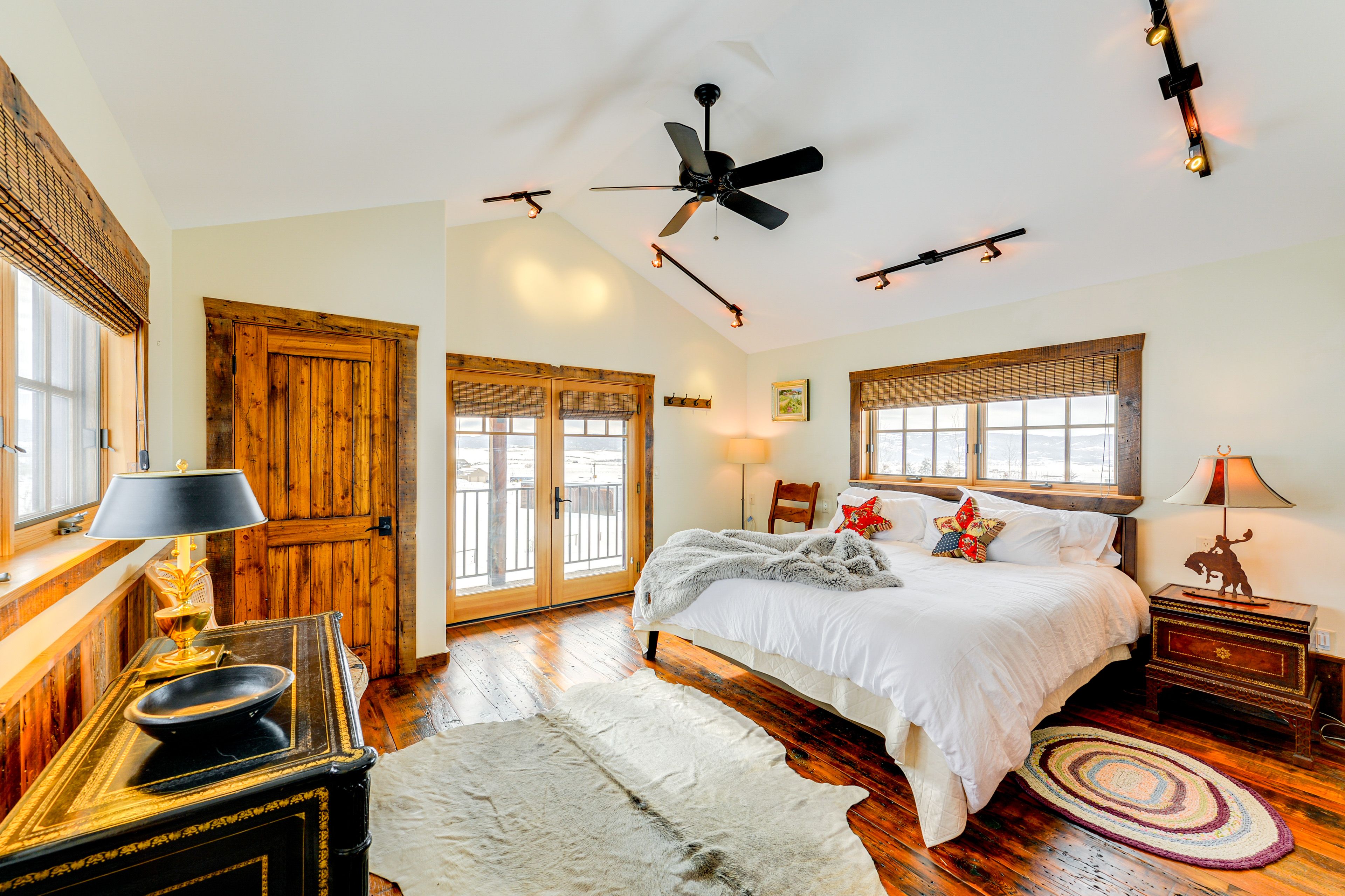 Bedroom 2 | 3rd Floor | King Bed | 55" Smart TV | Twin Sleeper Sofa