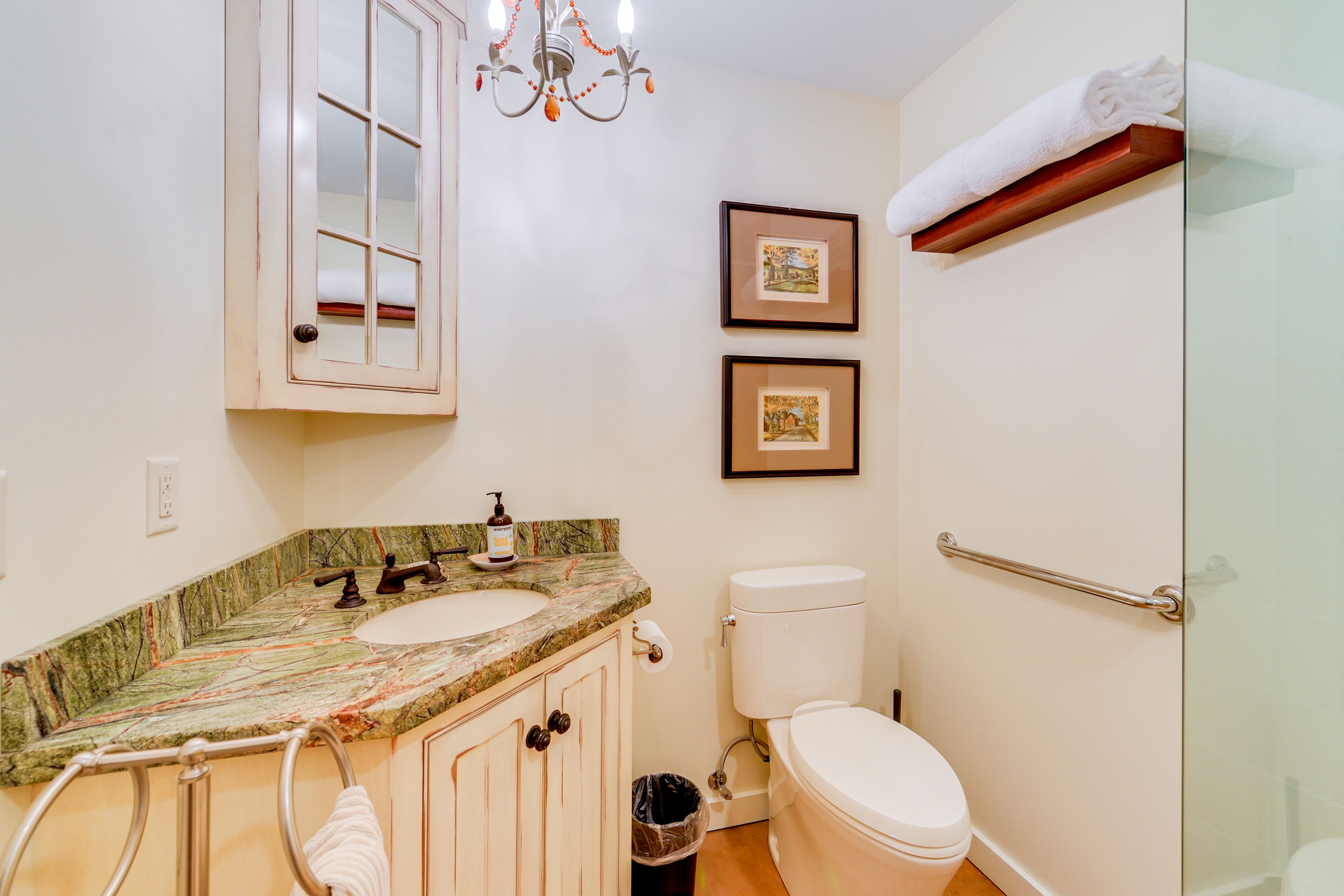 Full Bathroom | 1st Floor
