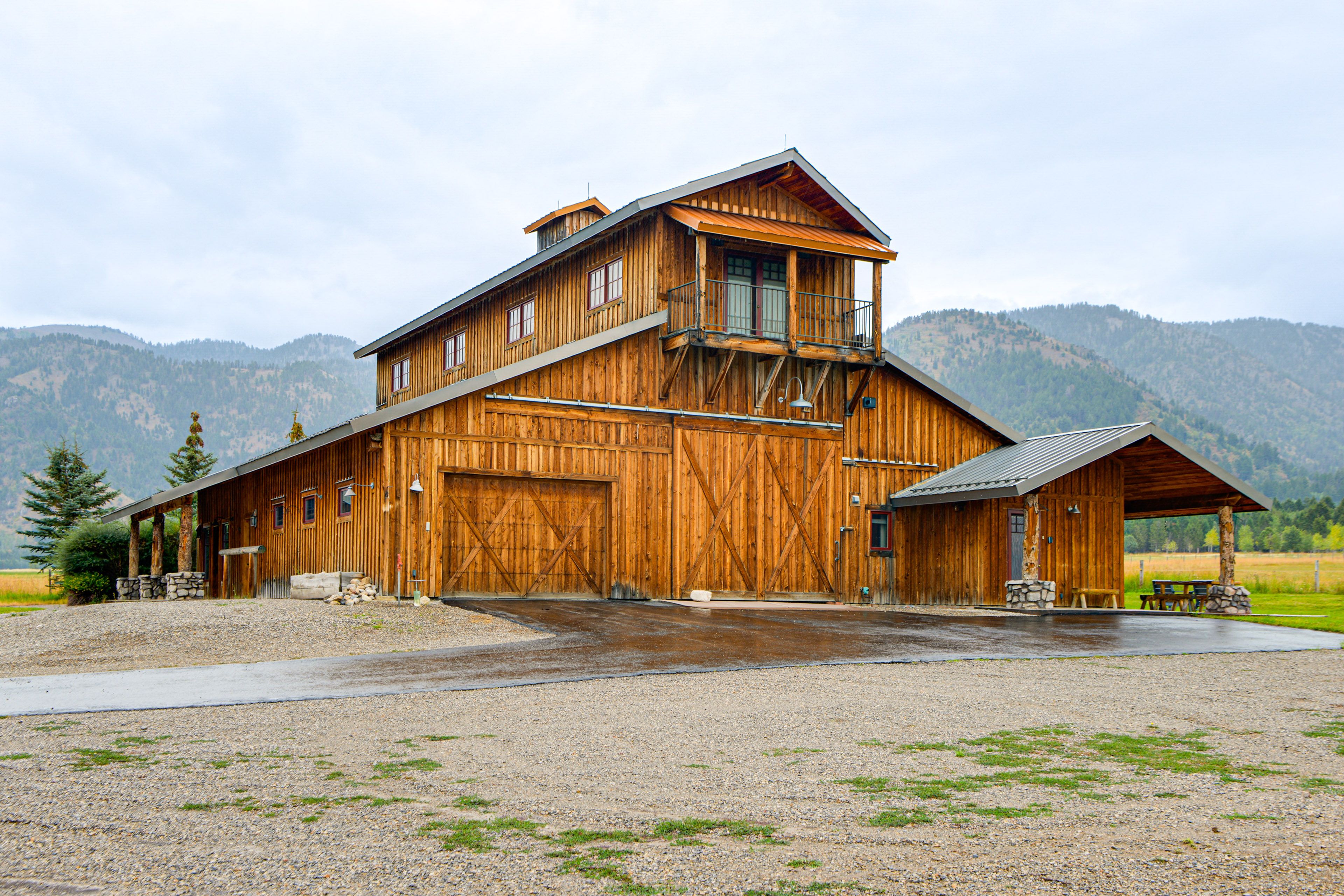 Parking | Driveway (2 Vehicles) | RV/Trailer Parking