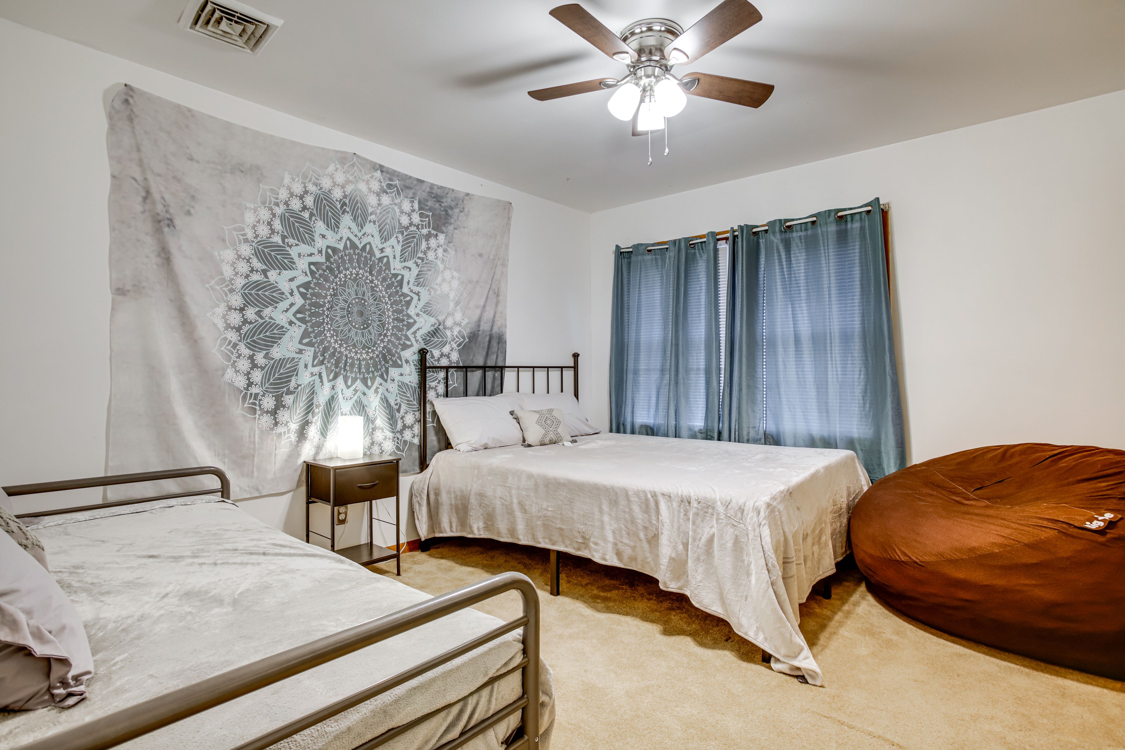 Bedroom 3 | Queen Bed | Twin Daybed