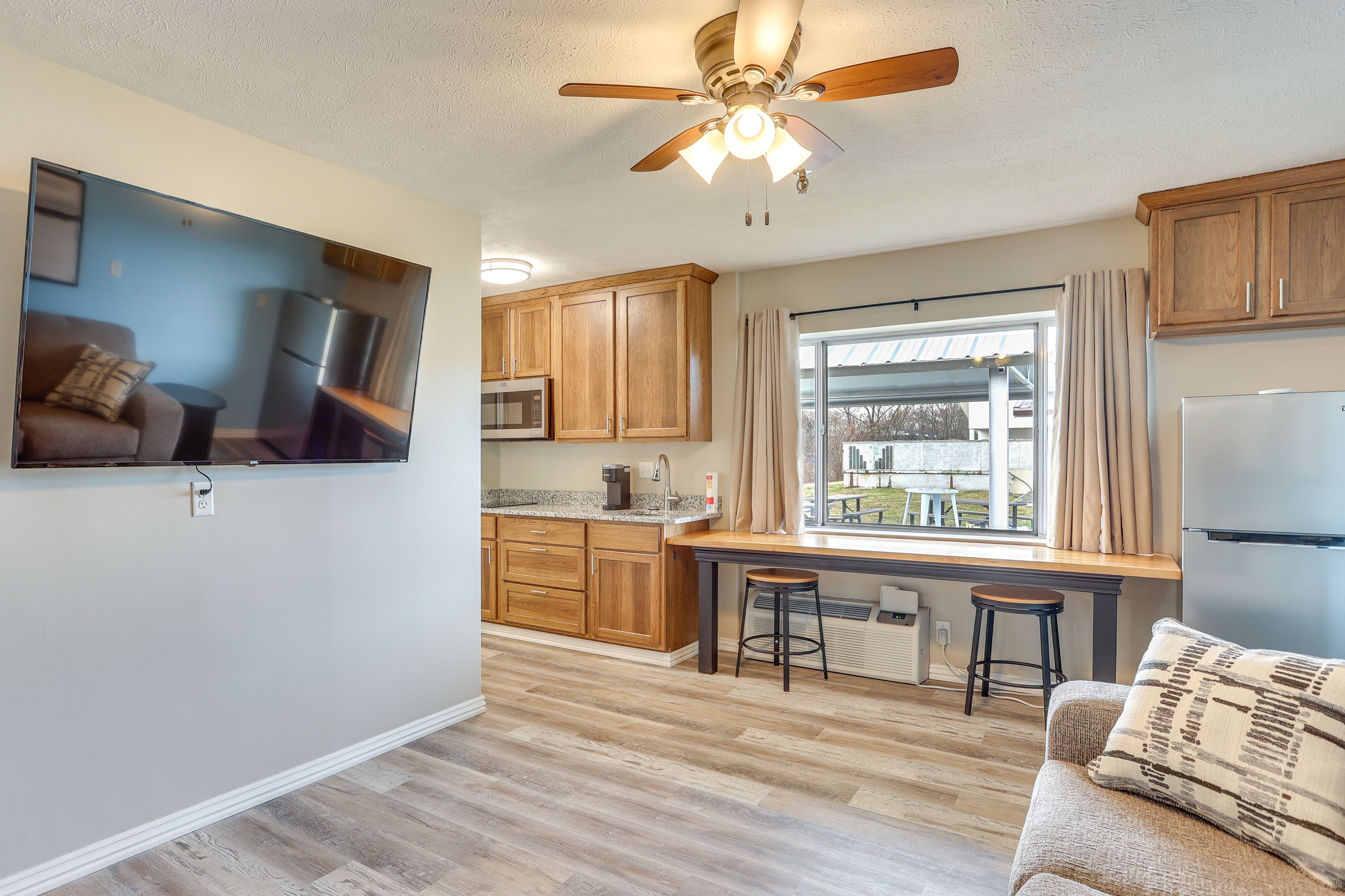 Oakland City Vacation Rental | 1BR | 1.5BA | 600 Sq Ft | Step-Free Entry