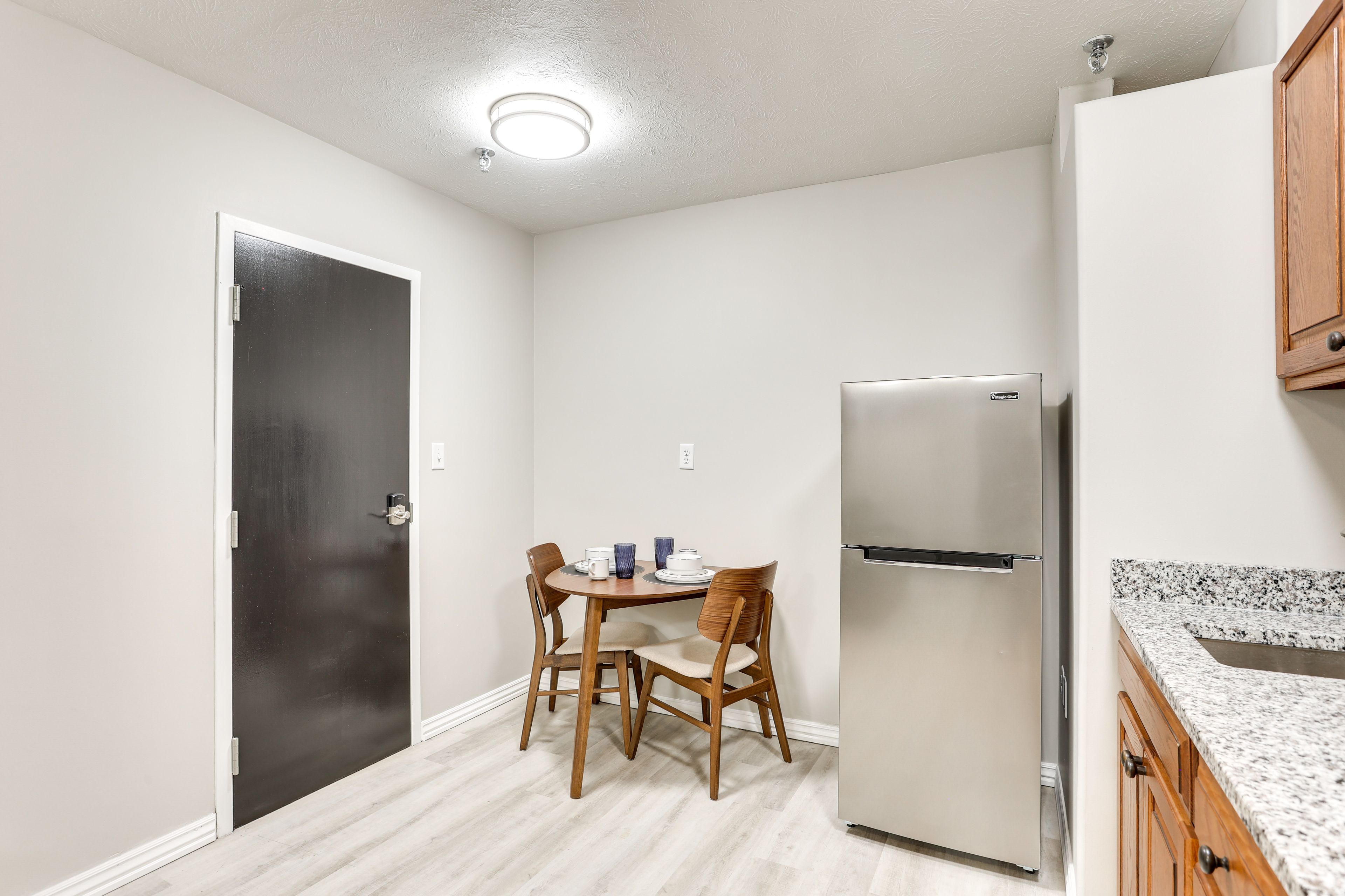 Dining Area | Dishware & Flatware