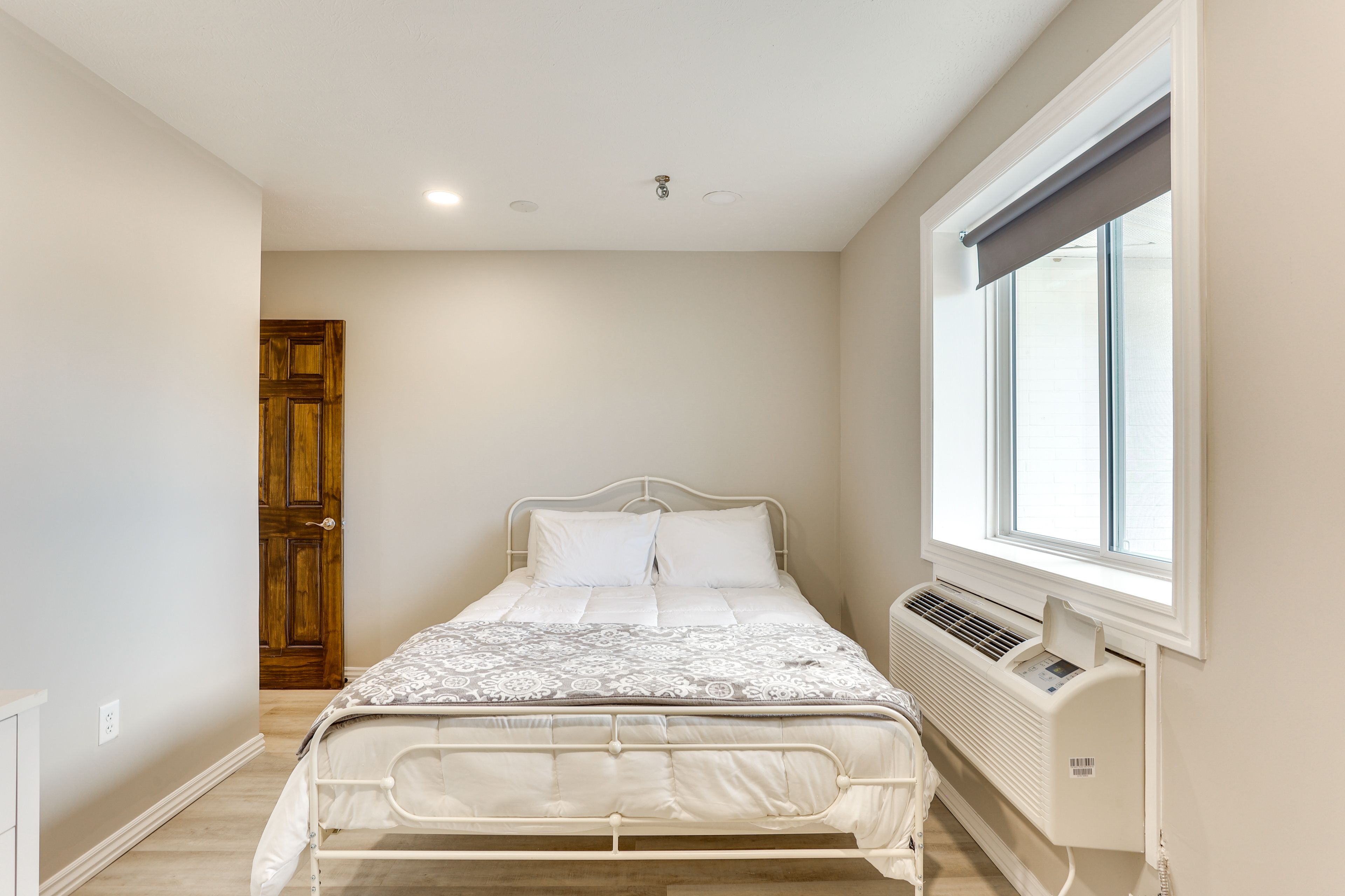 Bedroom 1 | Queen Bed | Linens Provided | Smart TV