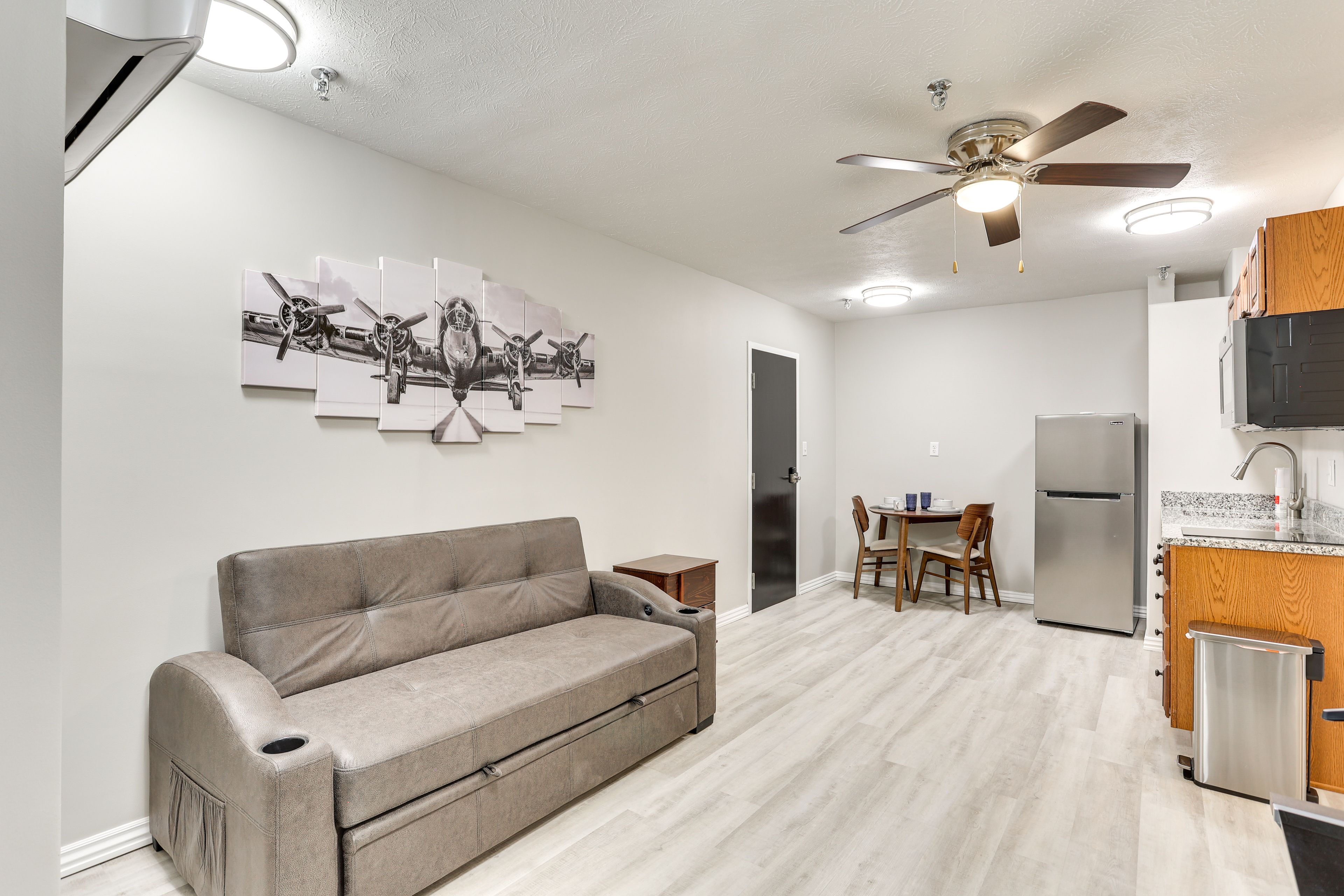 Oakland City Vacation Rental | 2BR | 1BA | Step-Free Access | 750 Sq Ft