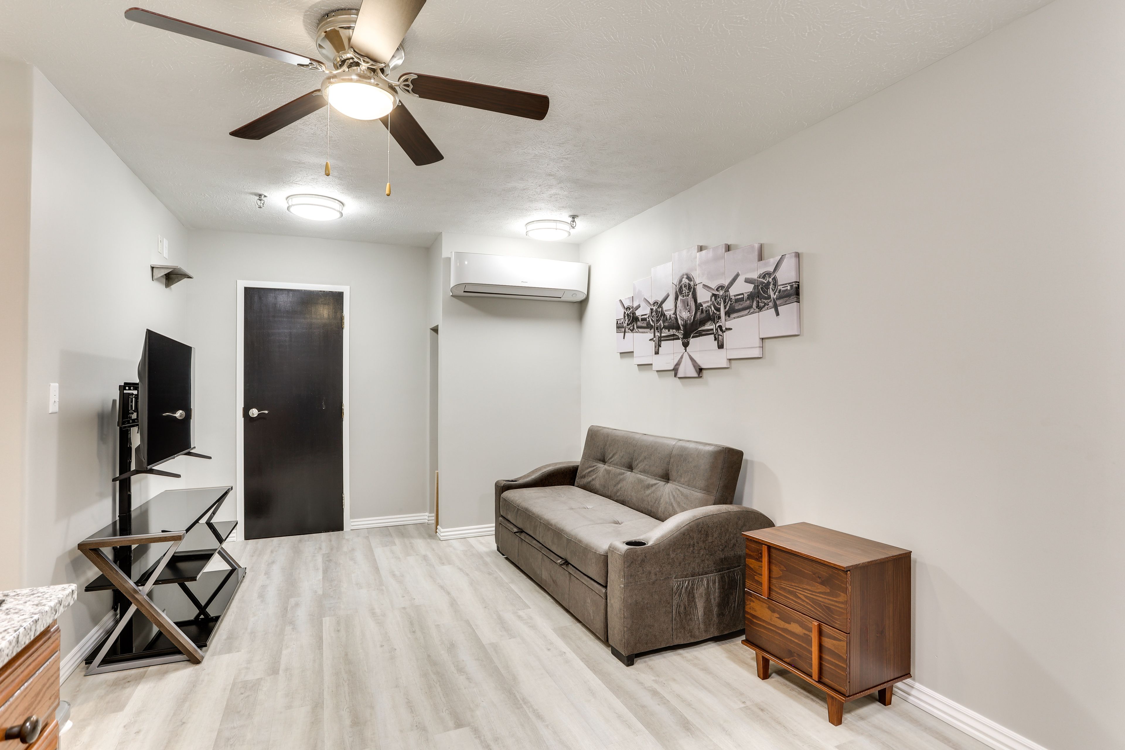 Living Room | Full Sleeper Sofa | Smart TV | Central A/C & Heating
