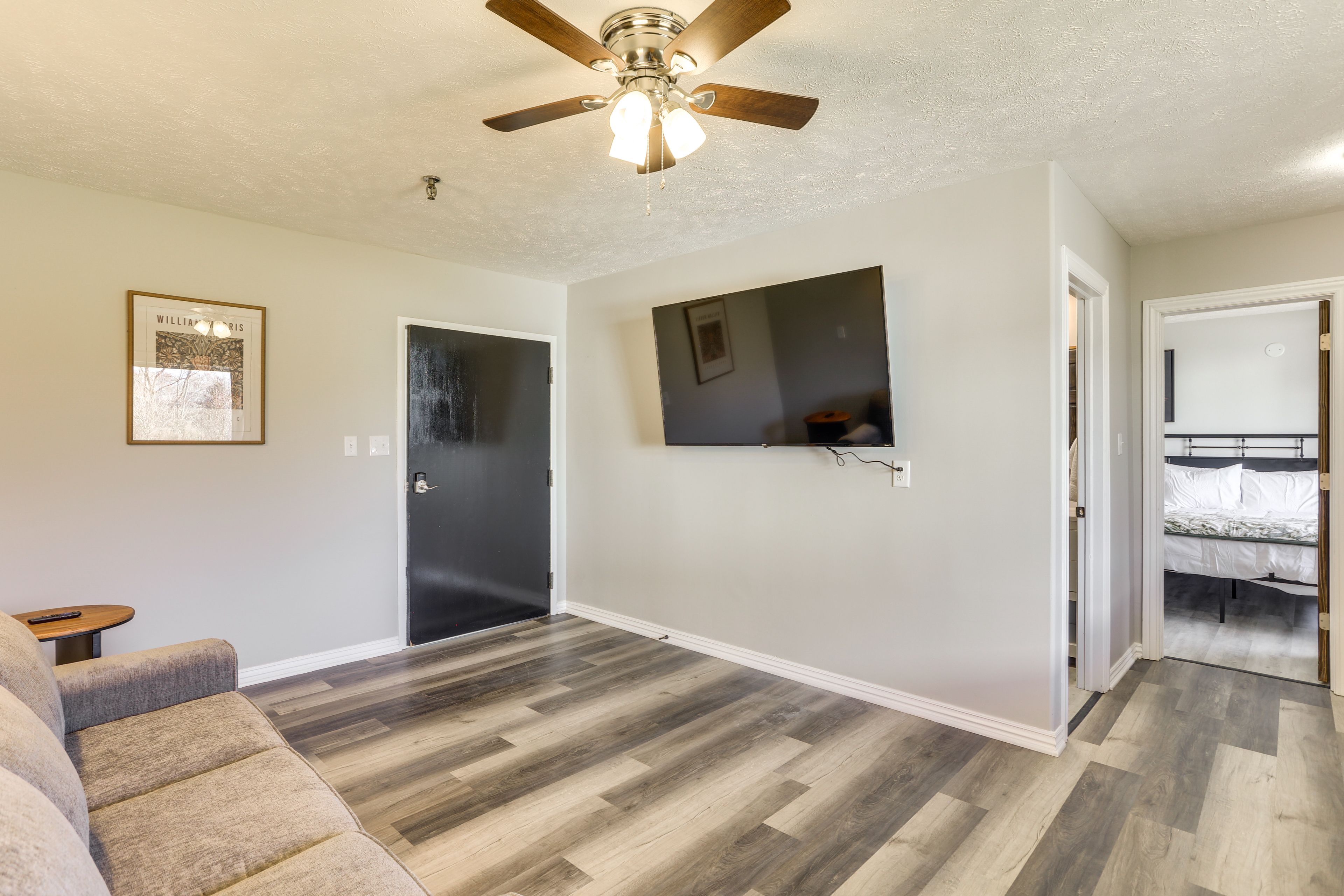 Living Area | Flat-Screen TV | Single-Story Unit