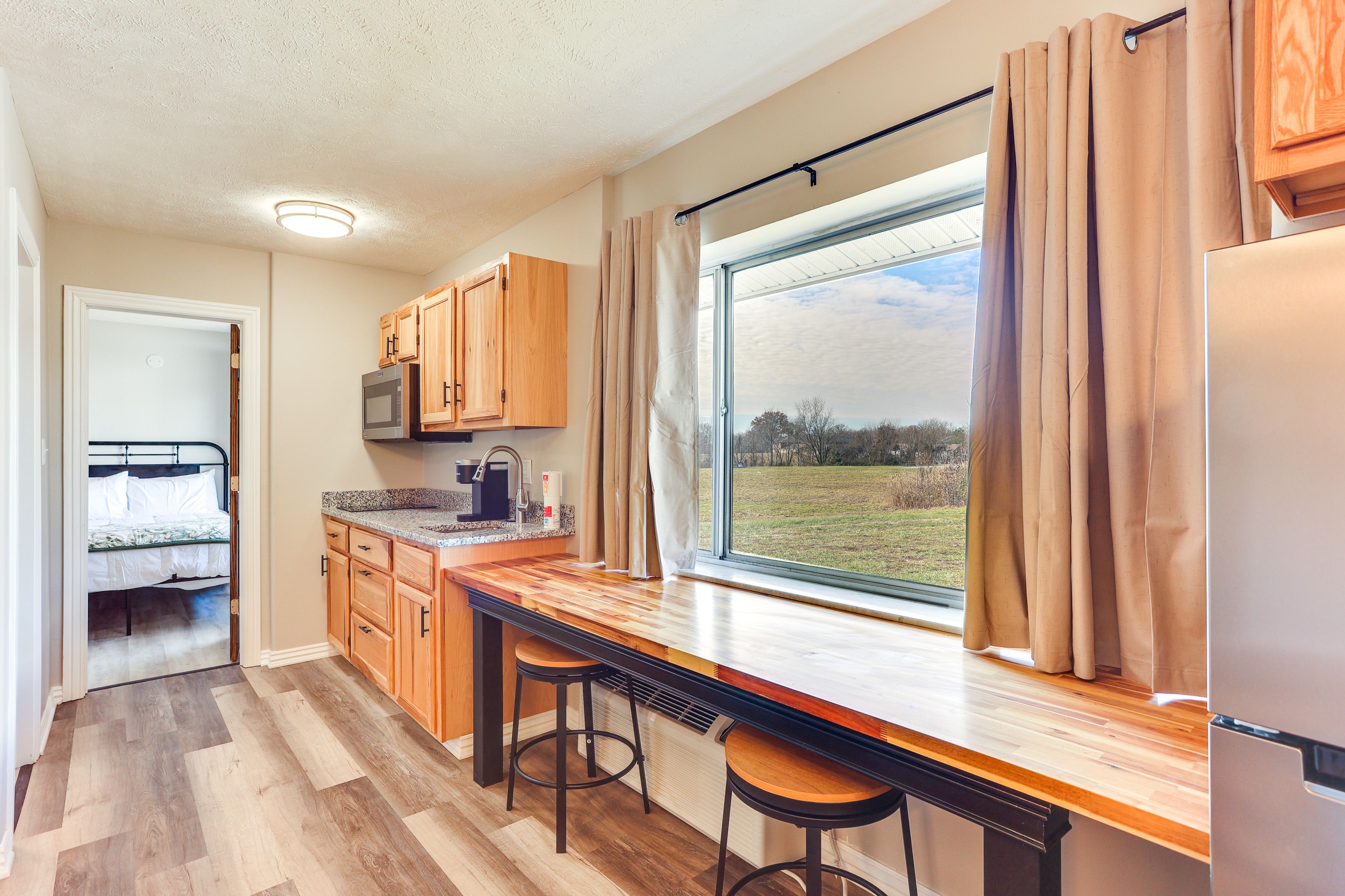 Kitchenette | Coffee Maker | Bar Seating