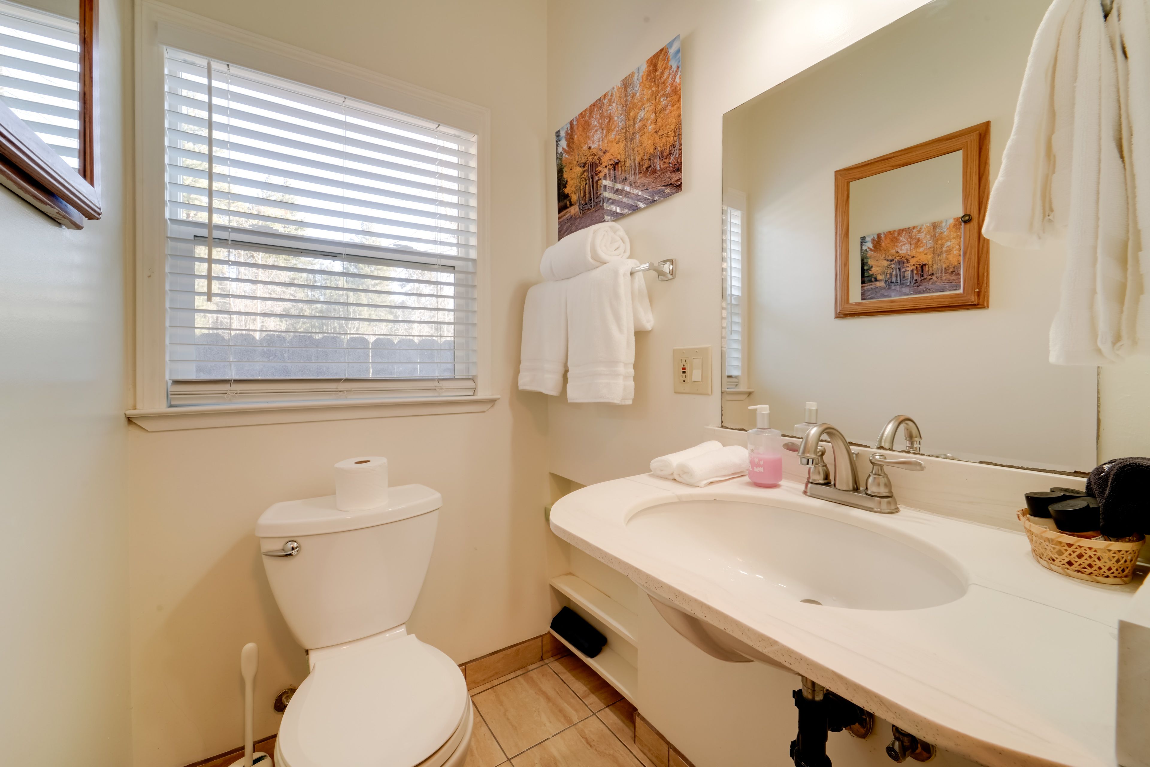 Full Bathroom | Shower | Towels Provided