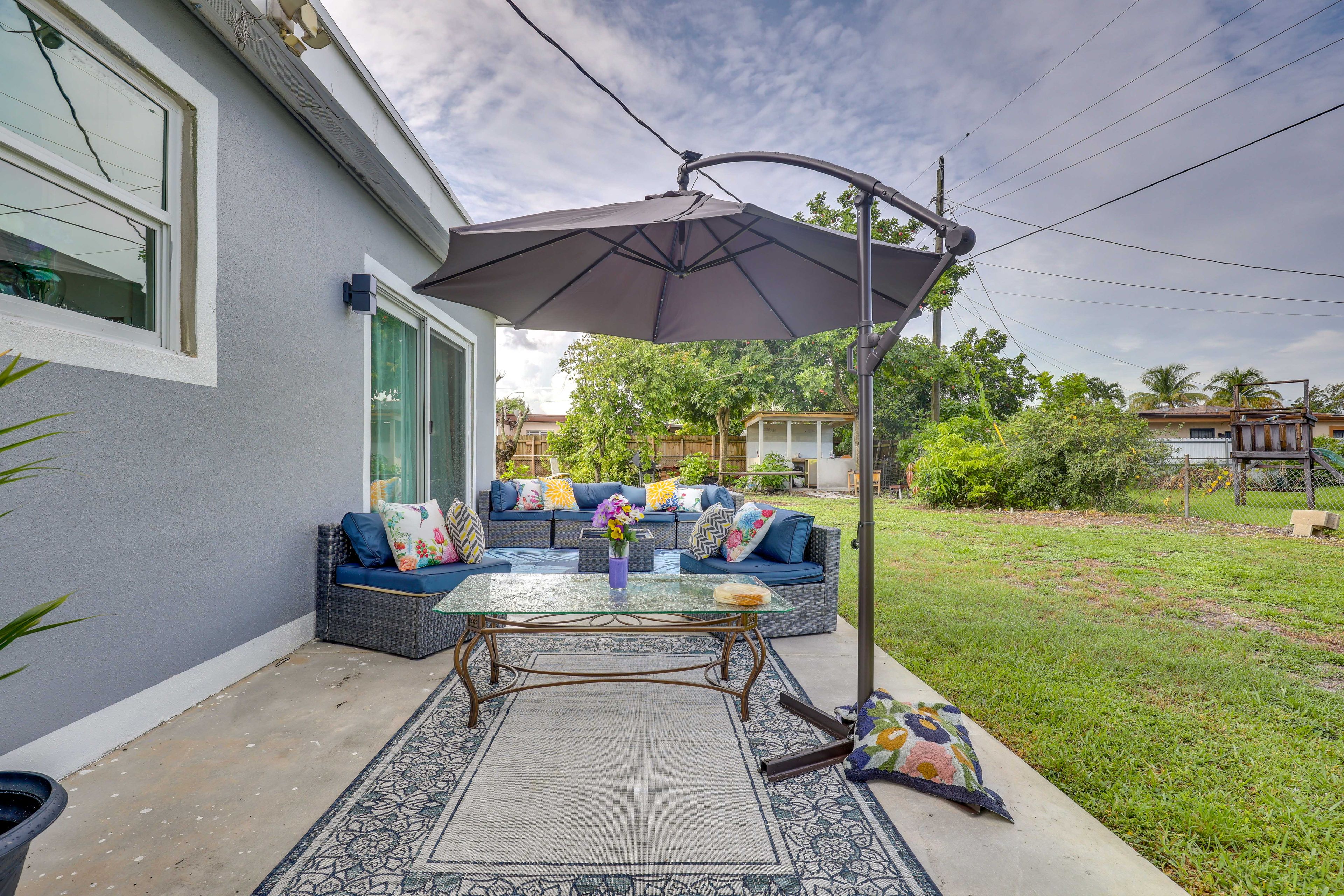Miami Vacation Rental | 2BR | 1BA | 1,500 Sq Ft | 2 Steps Required