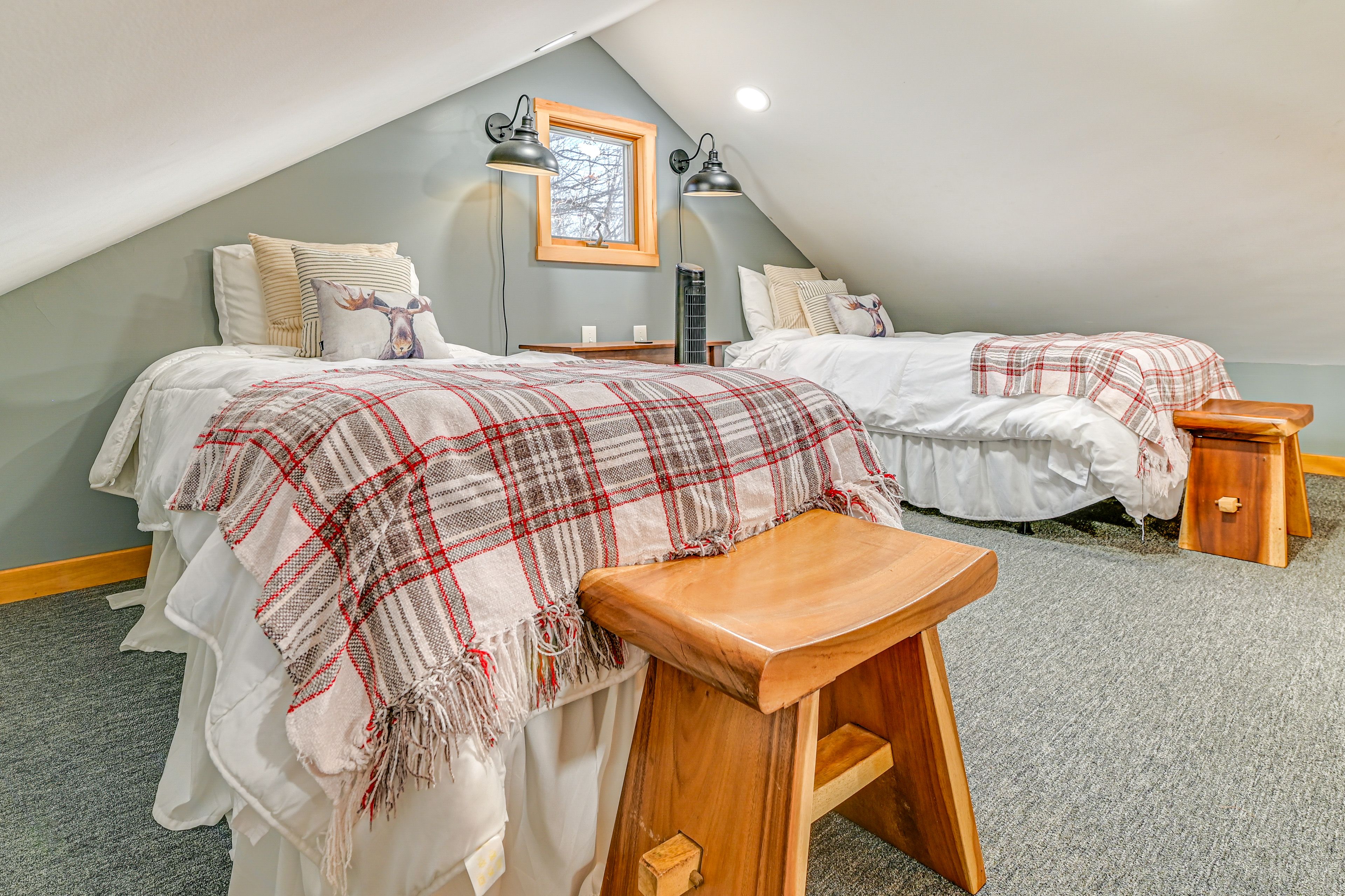 Loft | 2 Twin Beds | 2nd Floor | Stairs Required