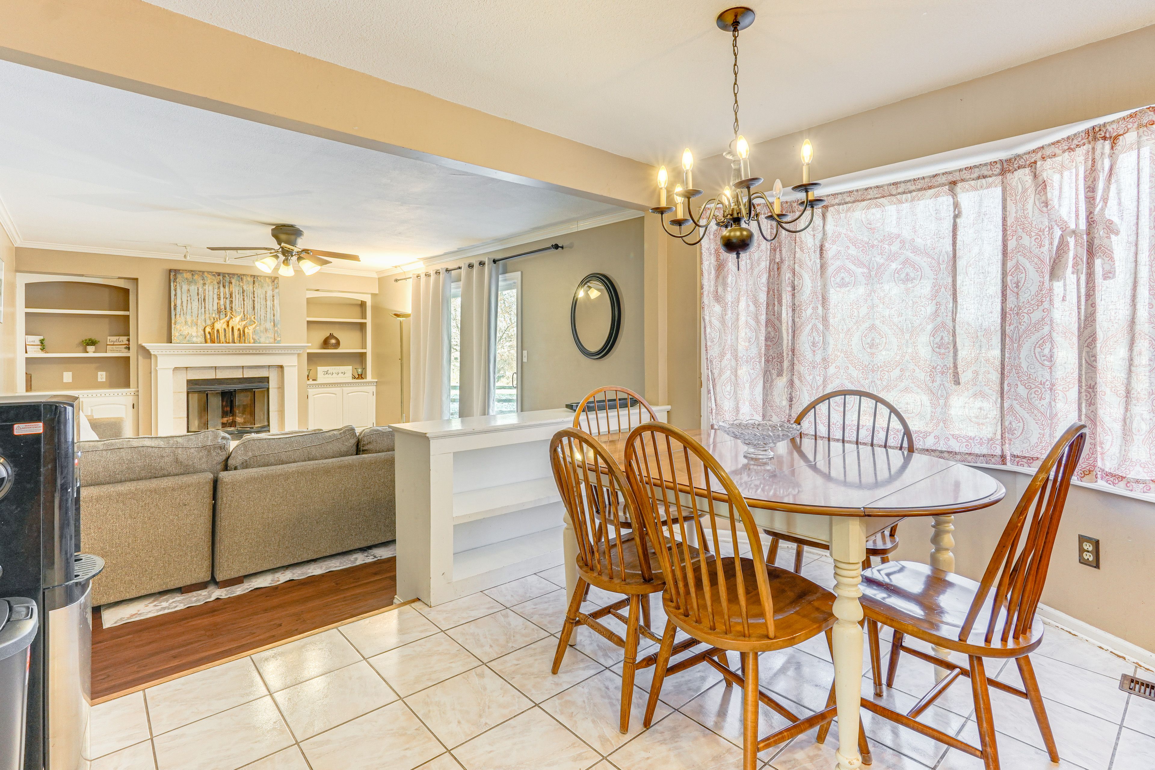 Dining Area | 1st Floor