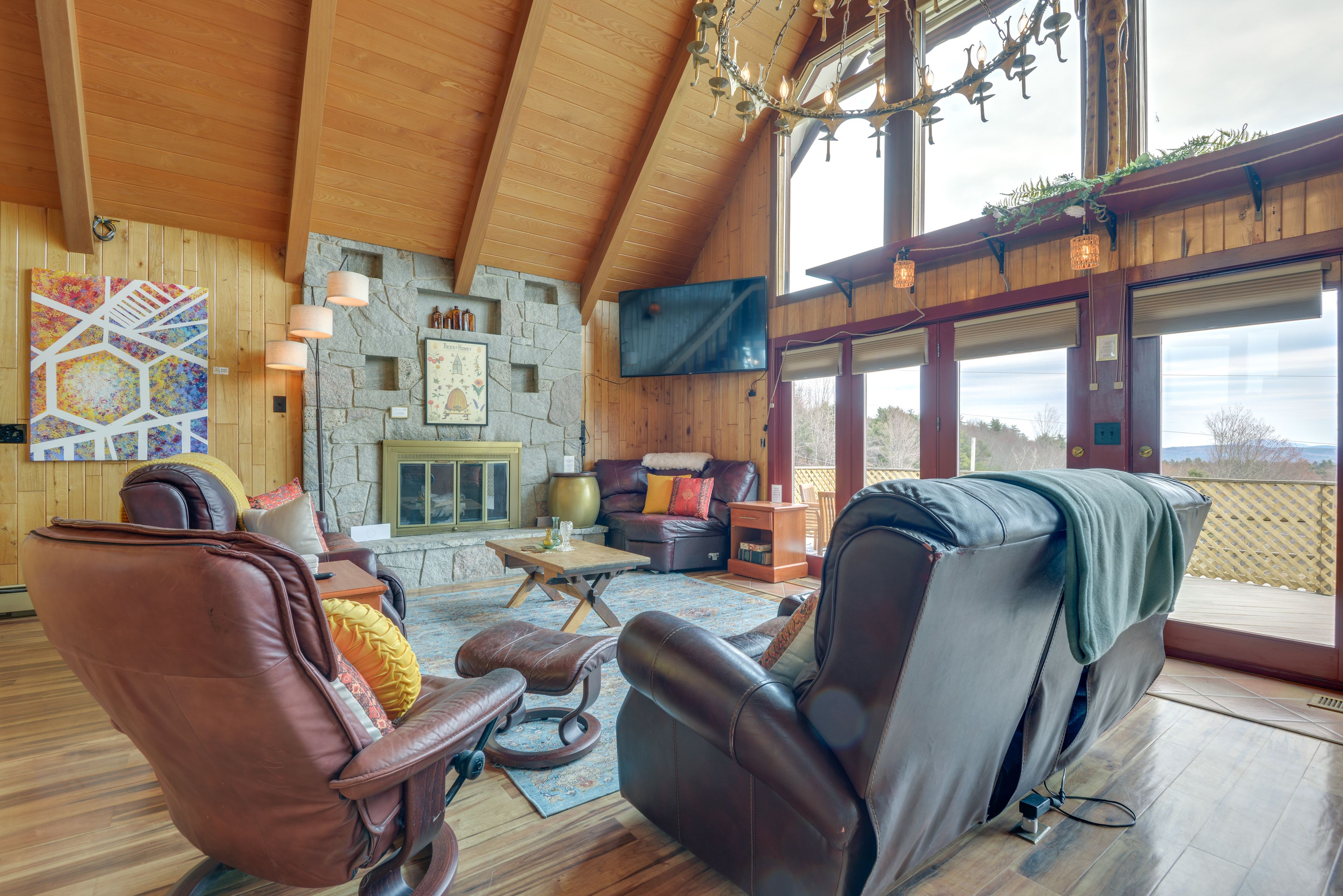 Living Room | 1st Floor | Smart TV | Dedicated Workspace