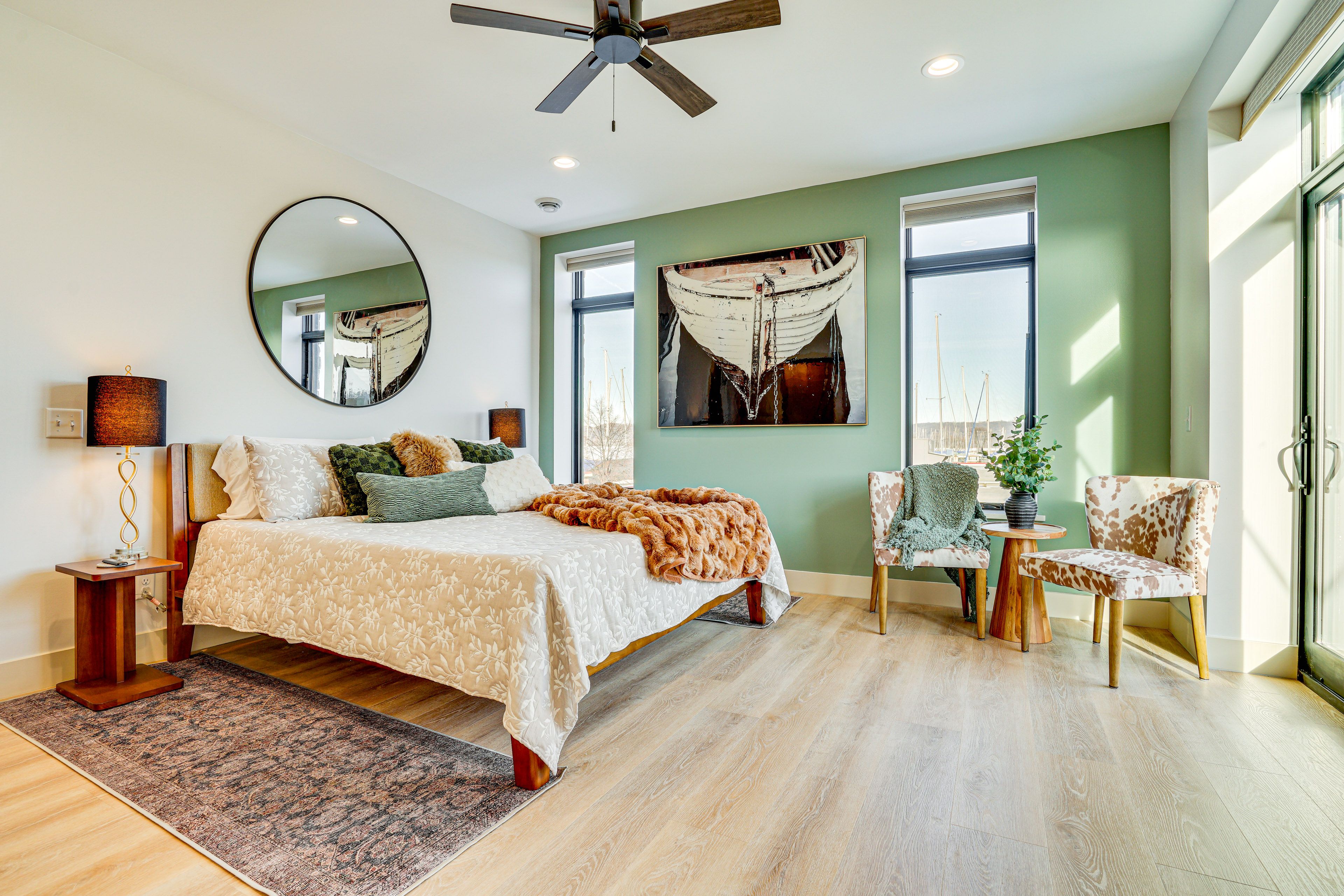 Bedroom 1 | King Bed | Linens & Towels Provided