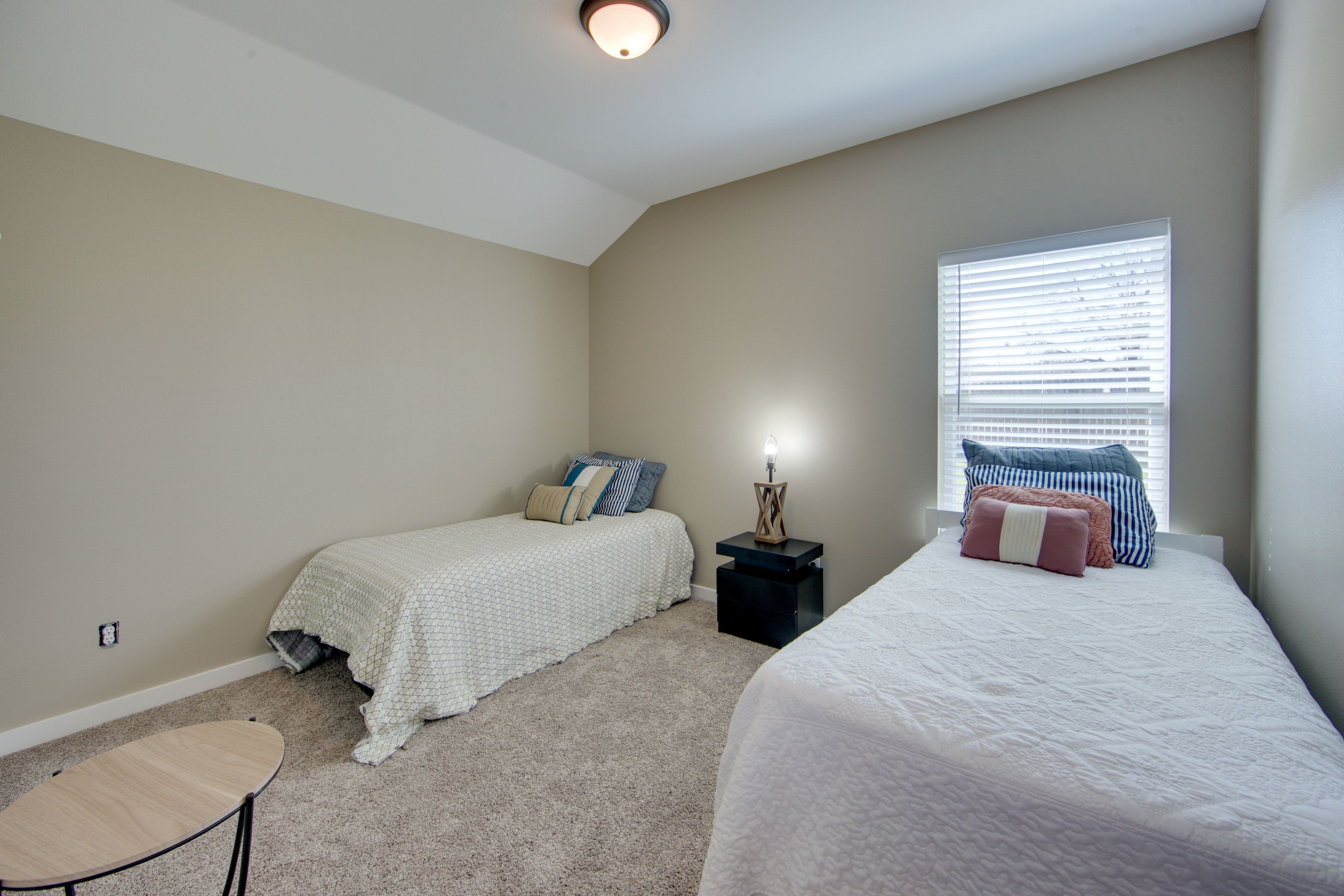 Bedroom 2 | 2 Twin Beds | Linens Provided