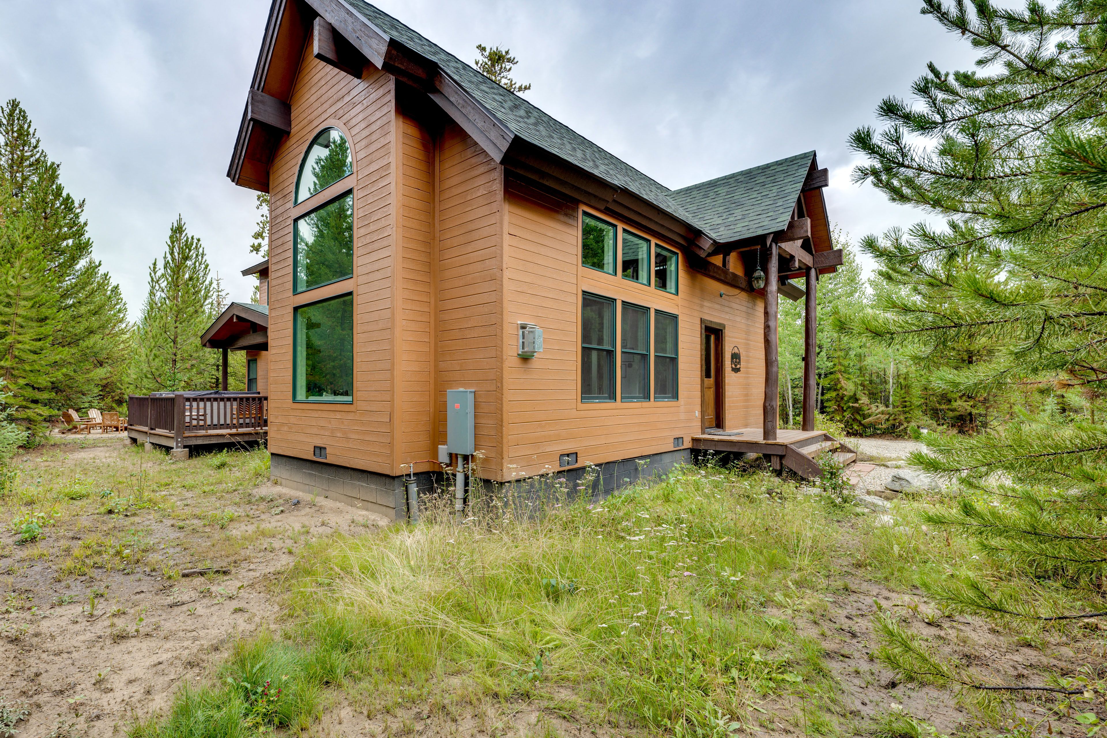Exterior | Blocks to Trailheads | 2 Mi to Central Grand Lake