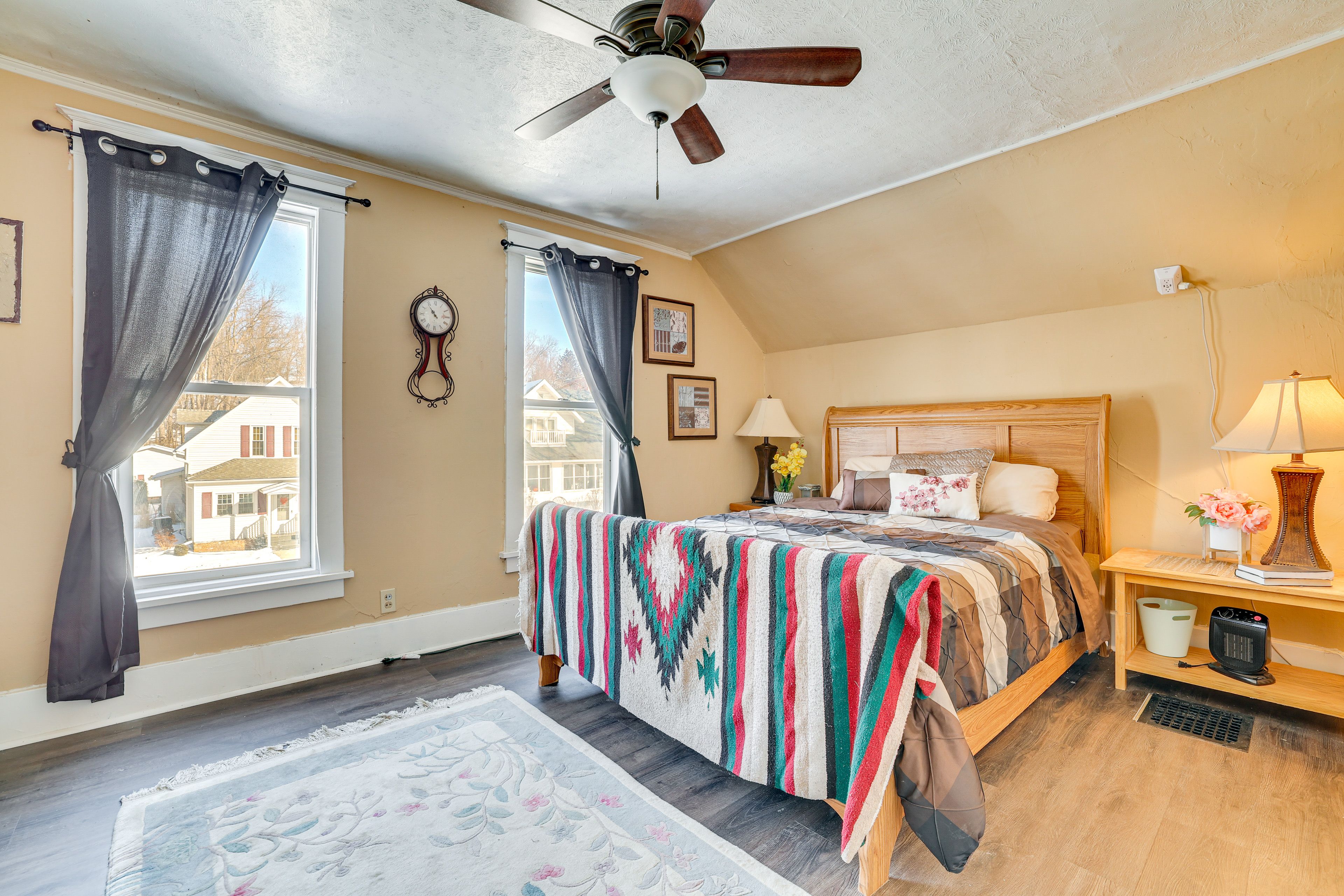 Bedroom 2 | Queen Bed | Queen Futon | 2nd Floor