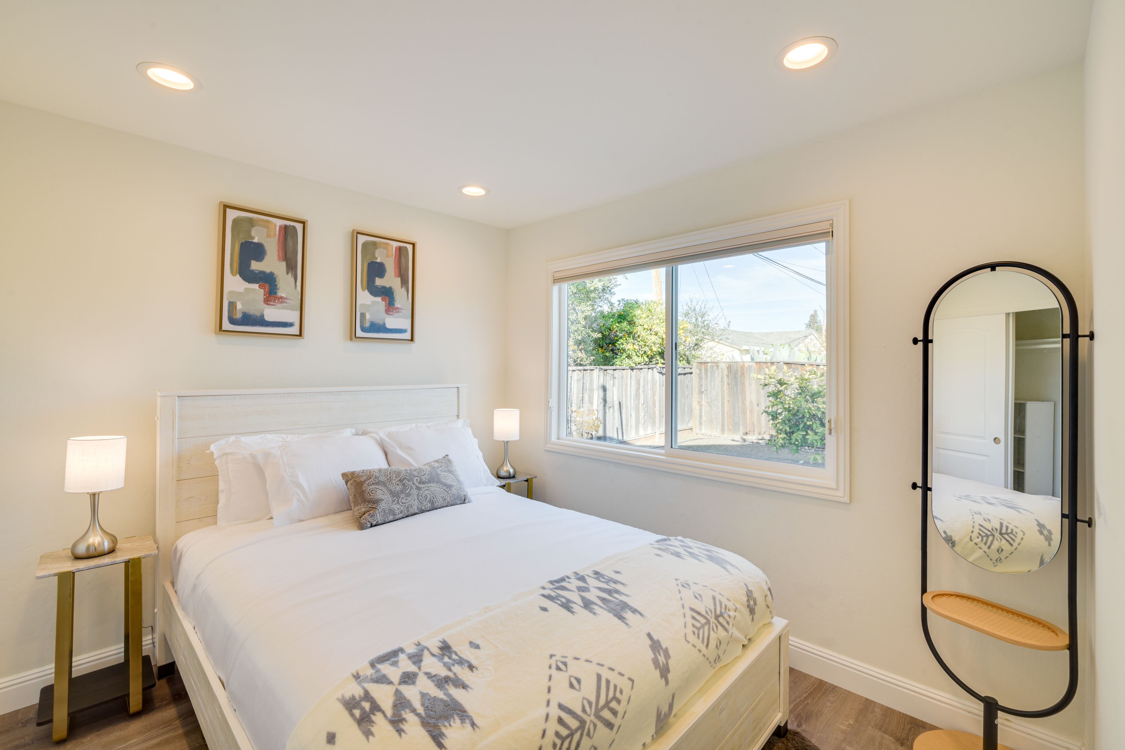 Bedroom 2 | Queen Bed