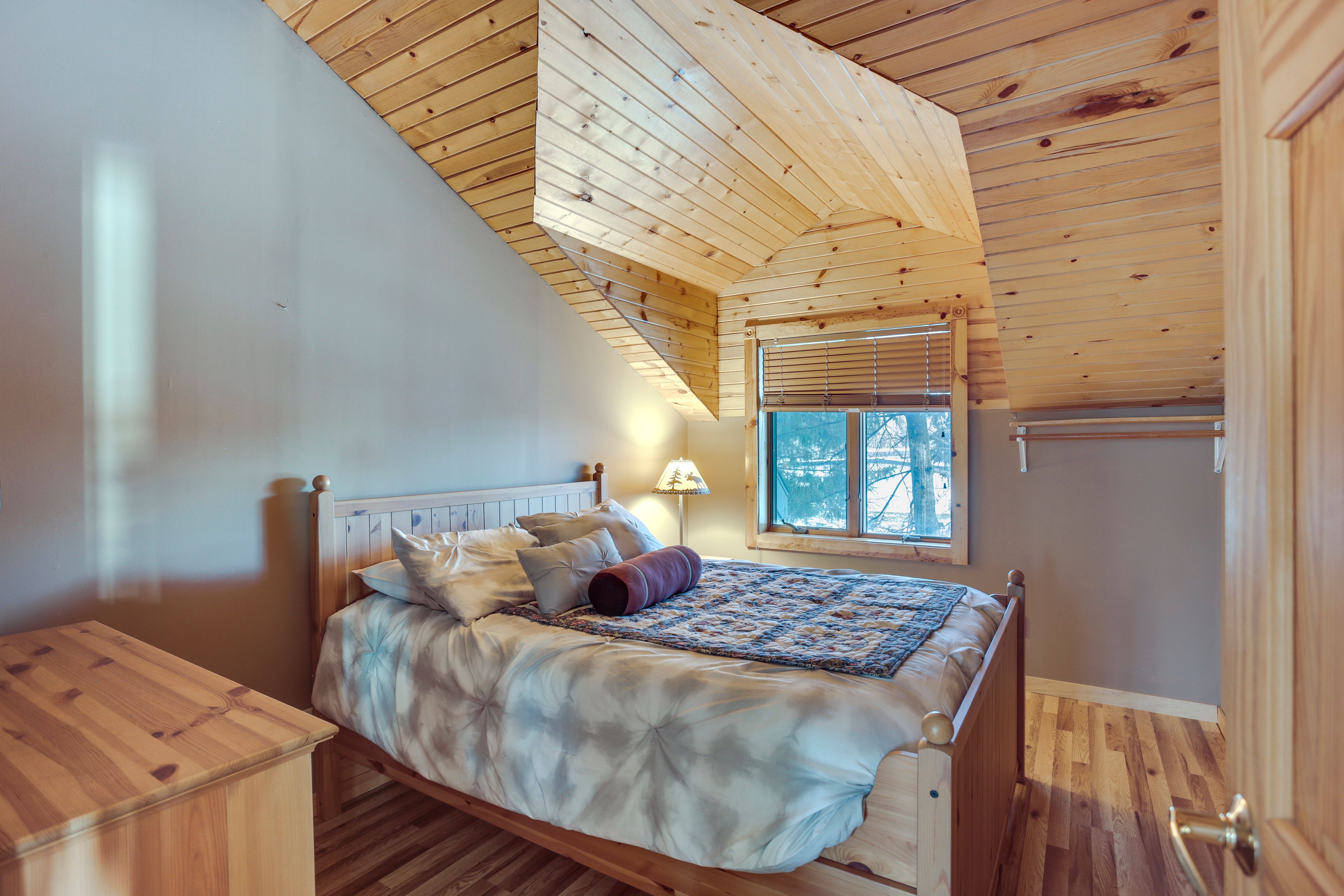 Bedroom 3 | 2nd Floor | Queen Bed
