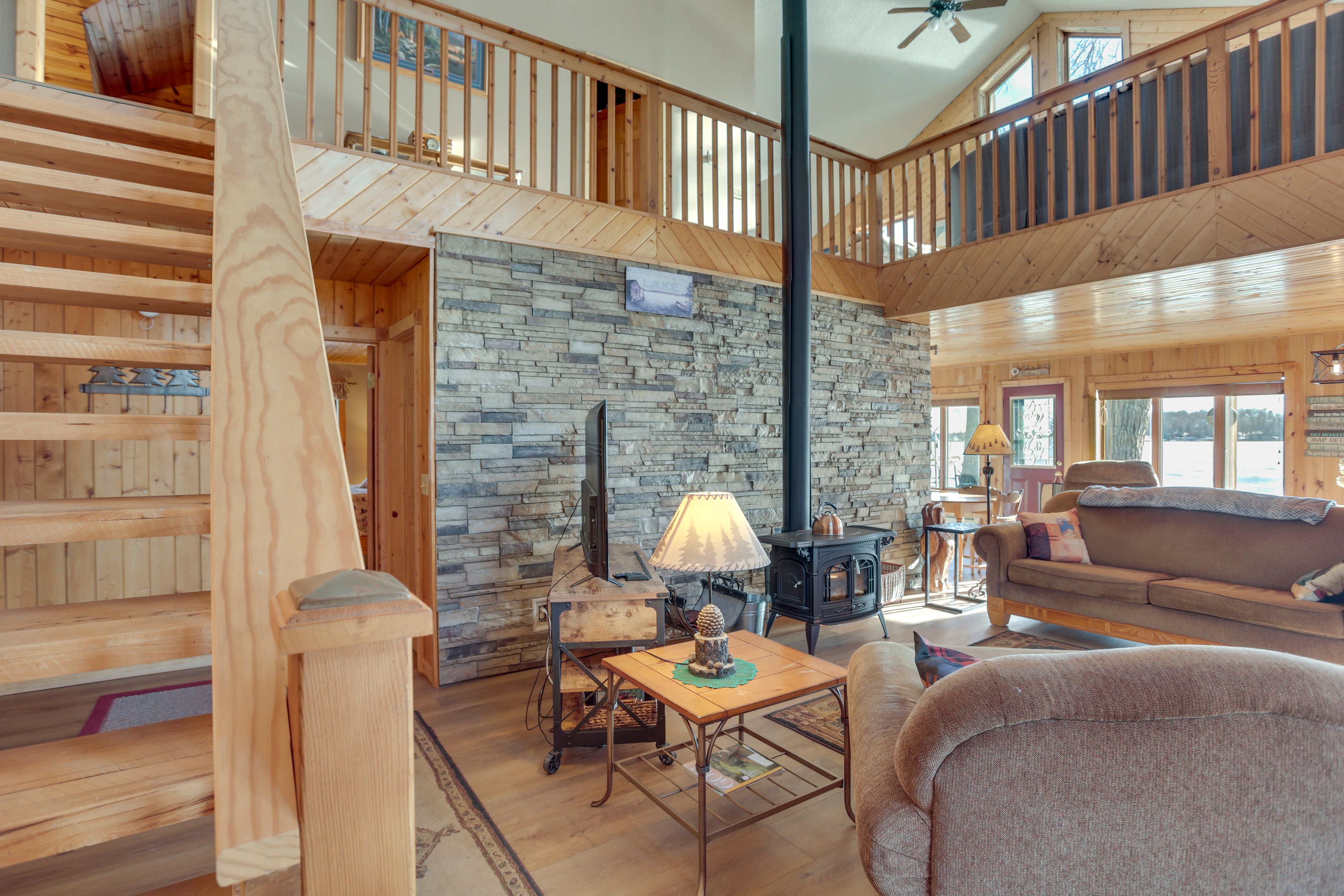 Living Room | 1st Floor | Smart TV | Books/Board Games