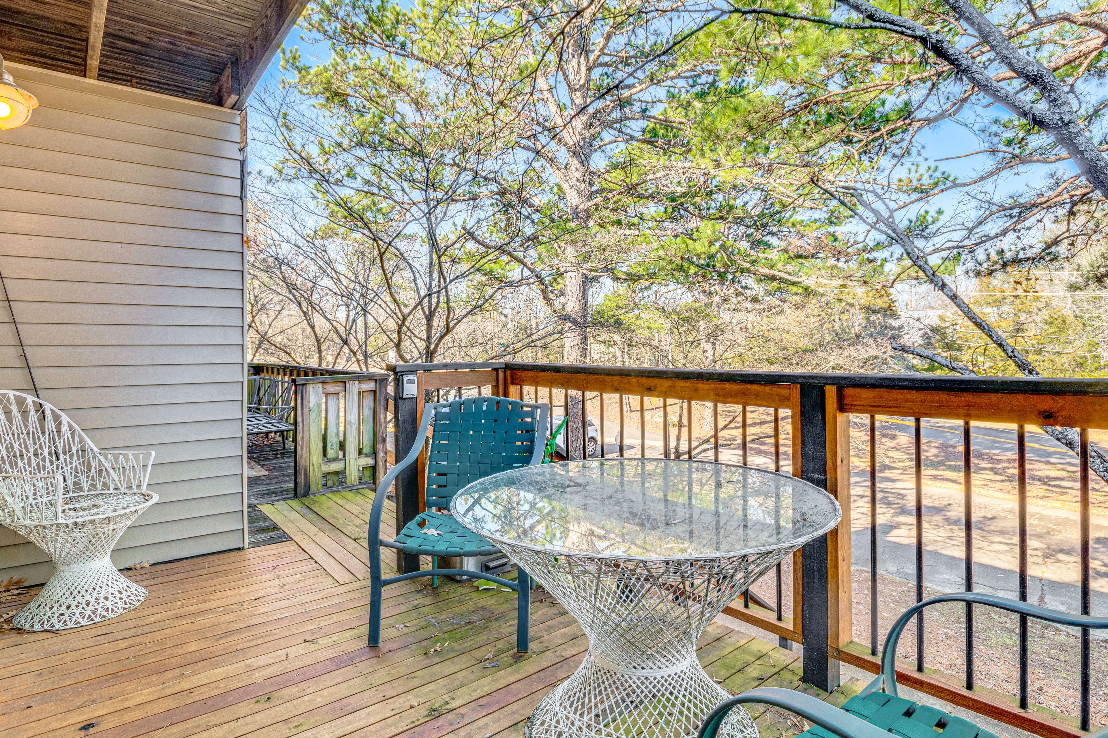 Deck | Dining Area