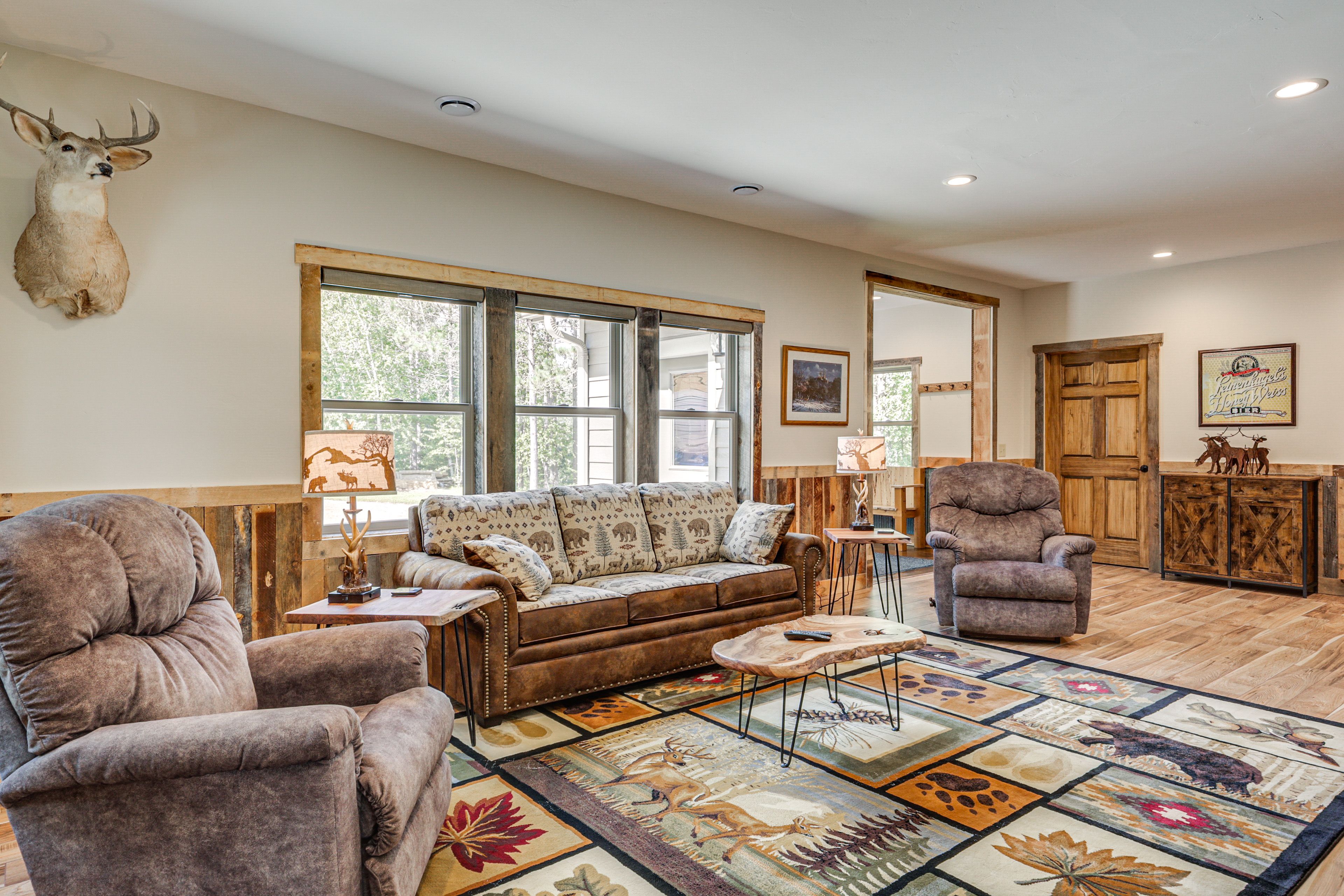 Lounge Area | Free WiFi | 1st Floor