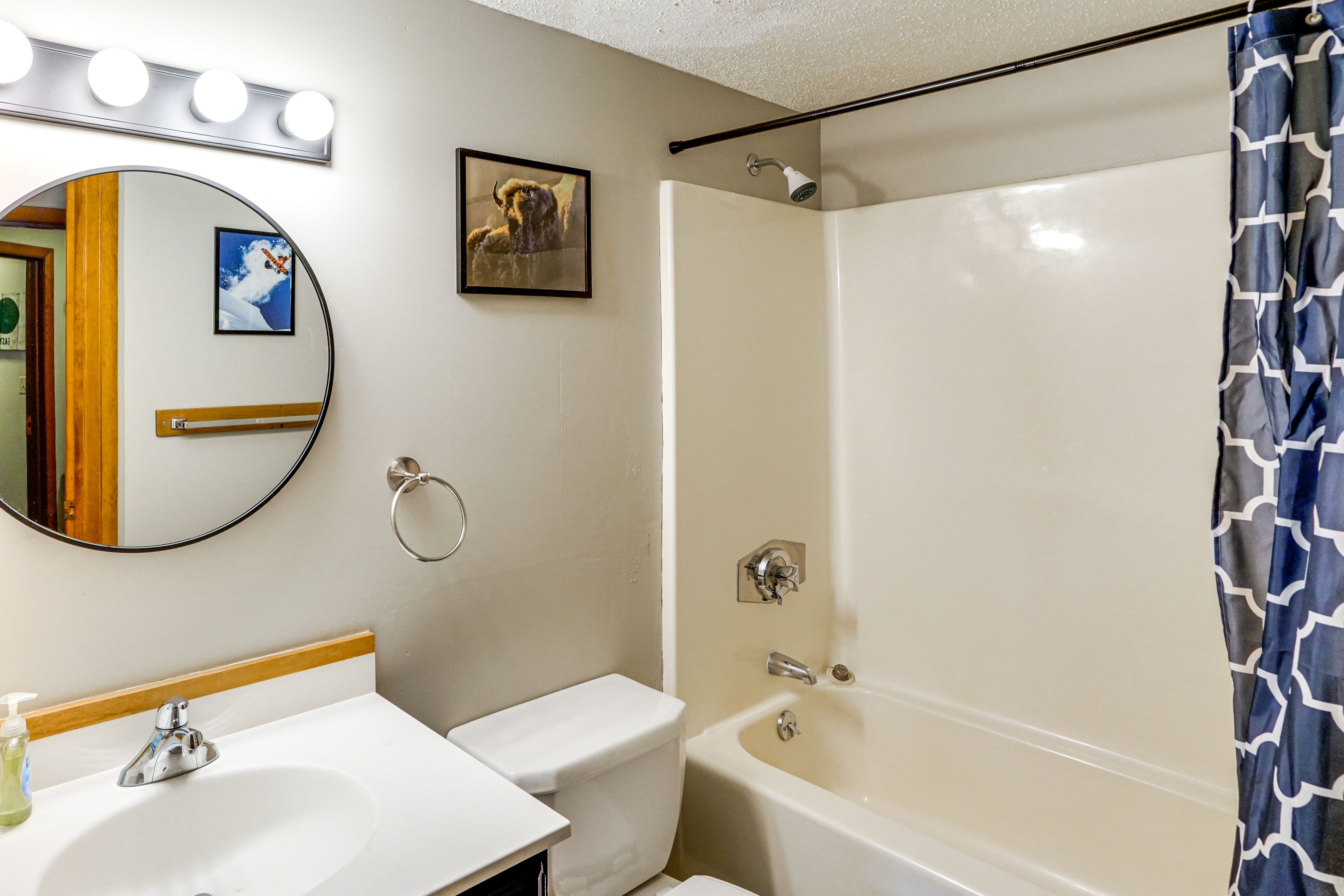 Full Bathroom