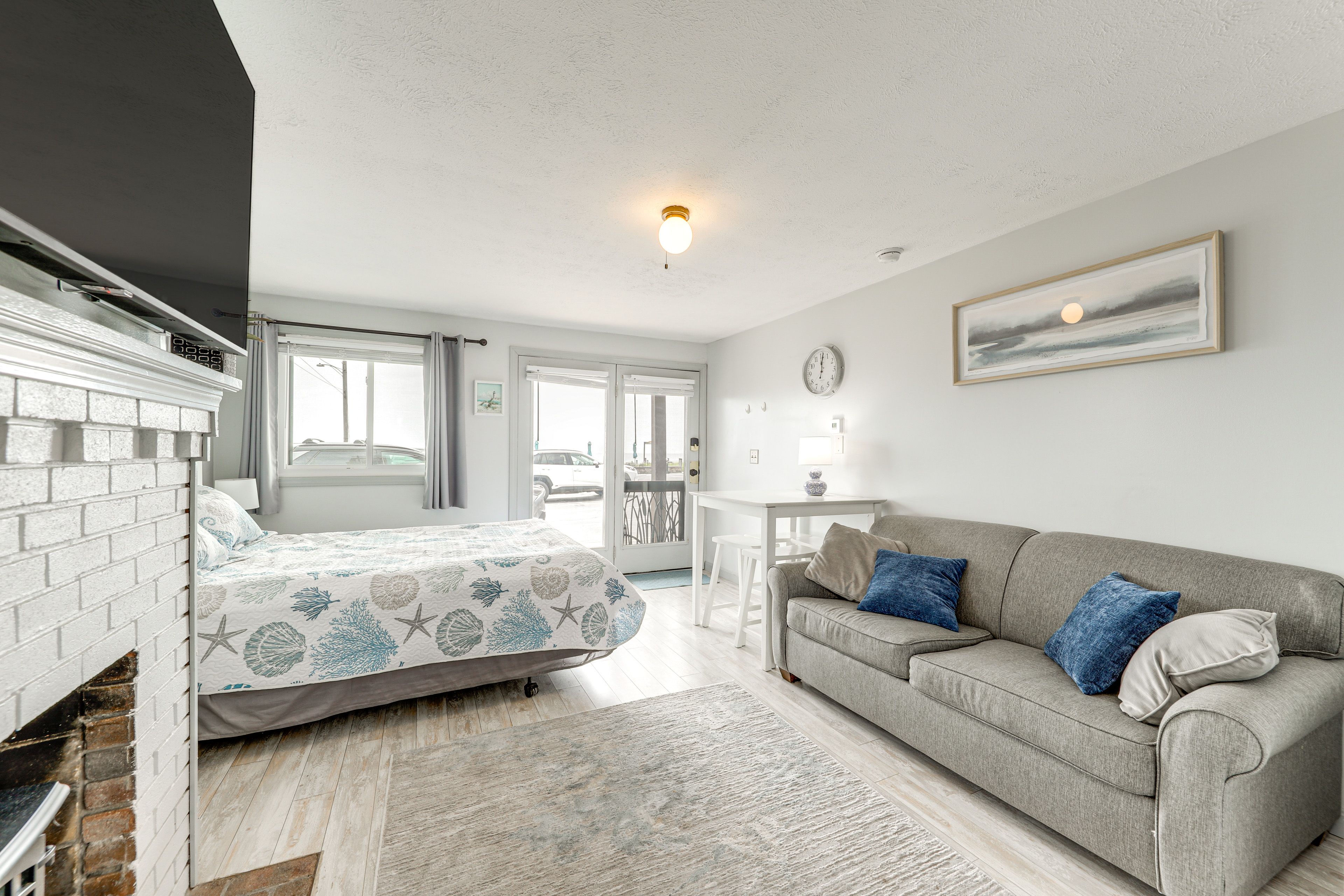 Studio Interior | Smart TV | Window A/C Unit