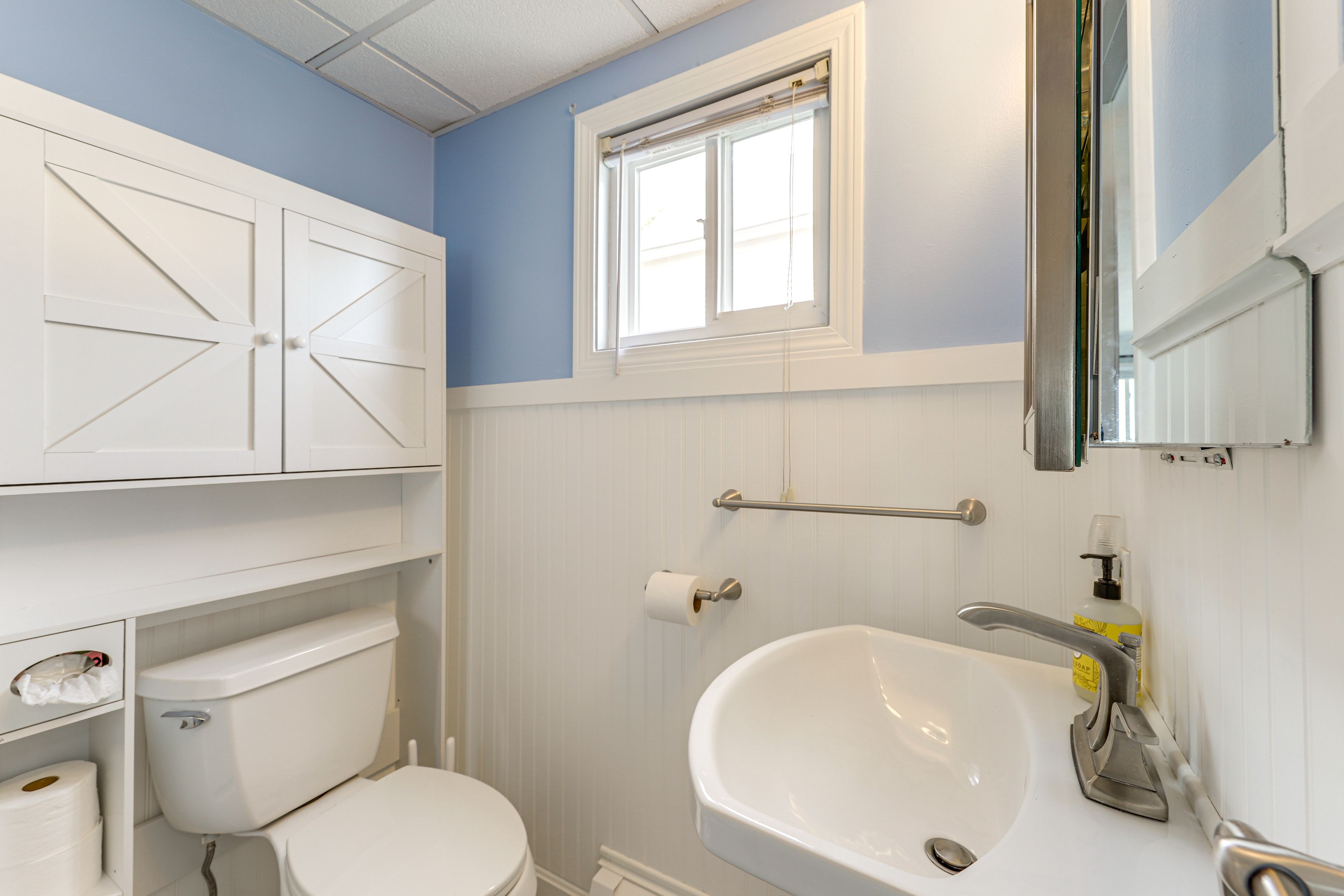 Full Bathroom