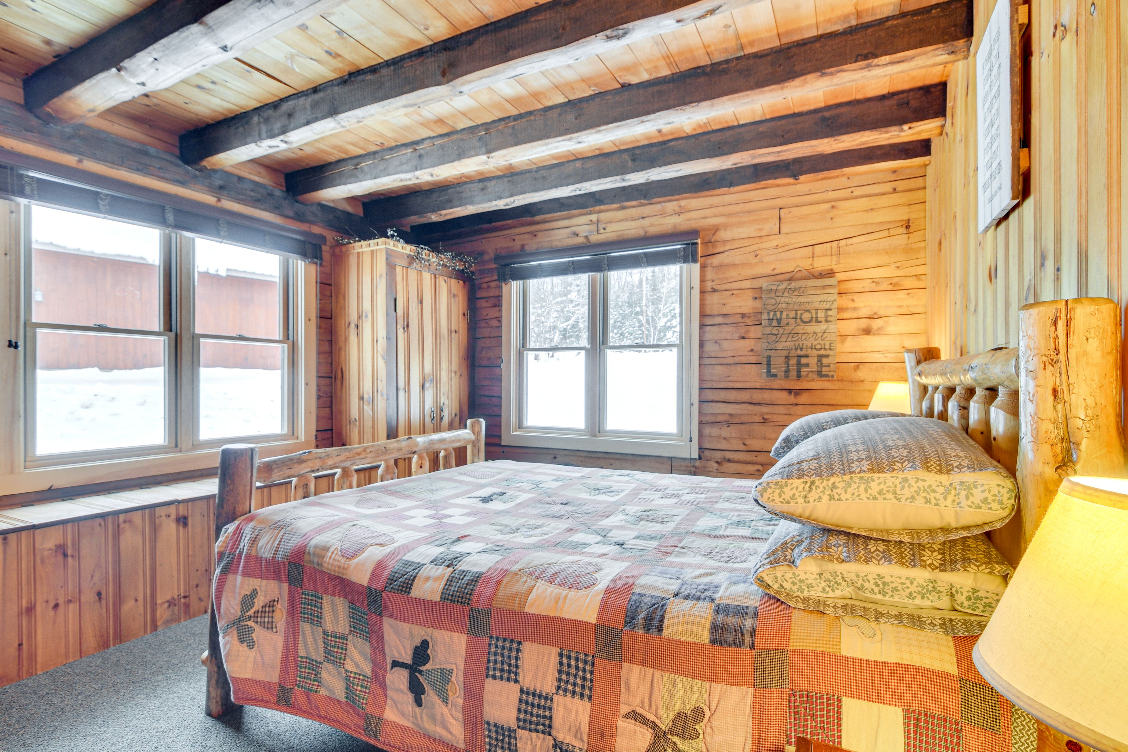 Bedroom 1 | Queen Bed | 1st Floor | Linens Provided
