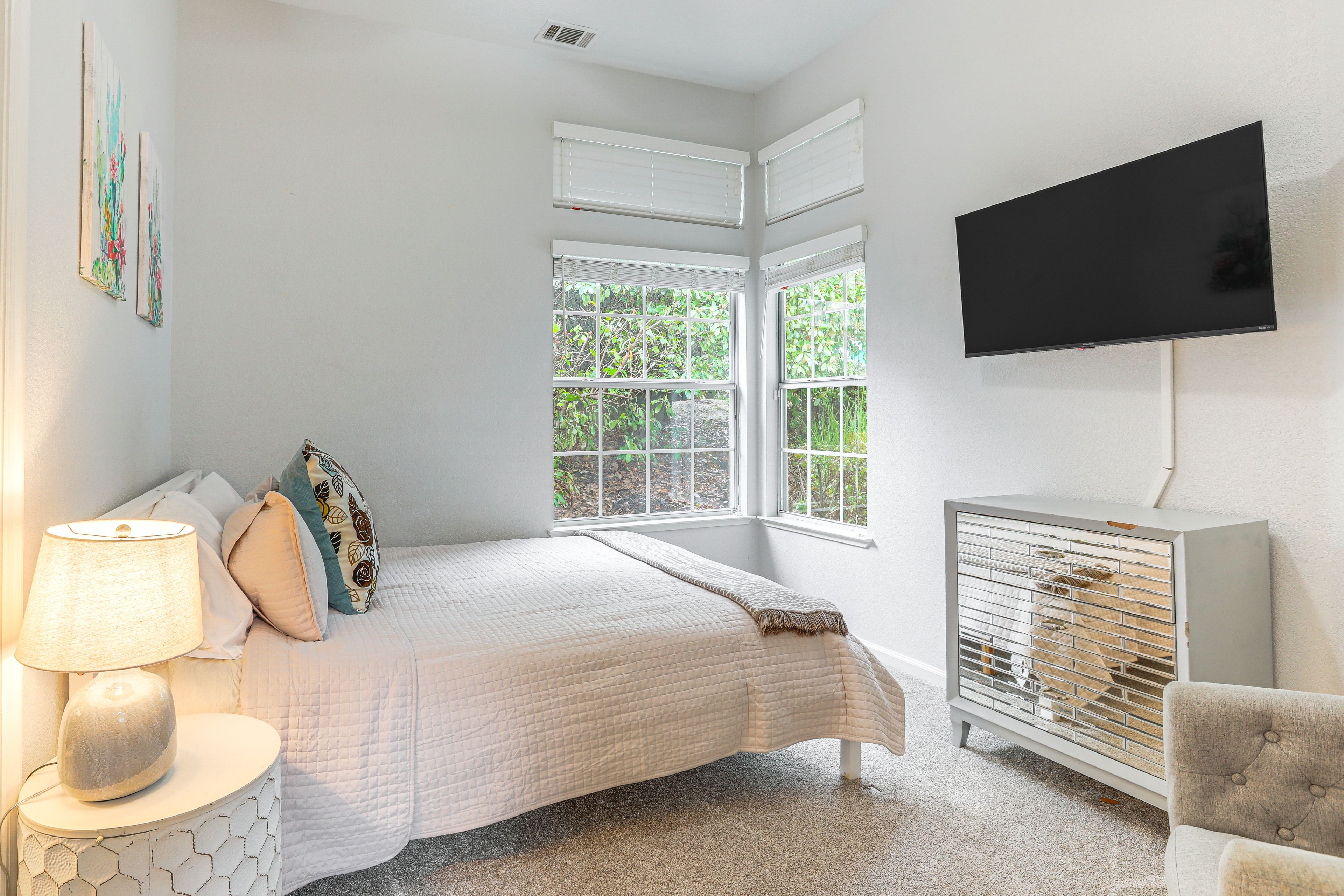 Bedroom 3 | Queen Bed