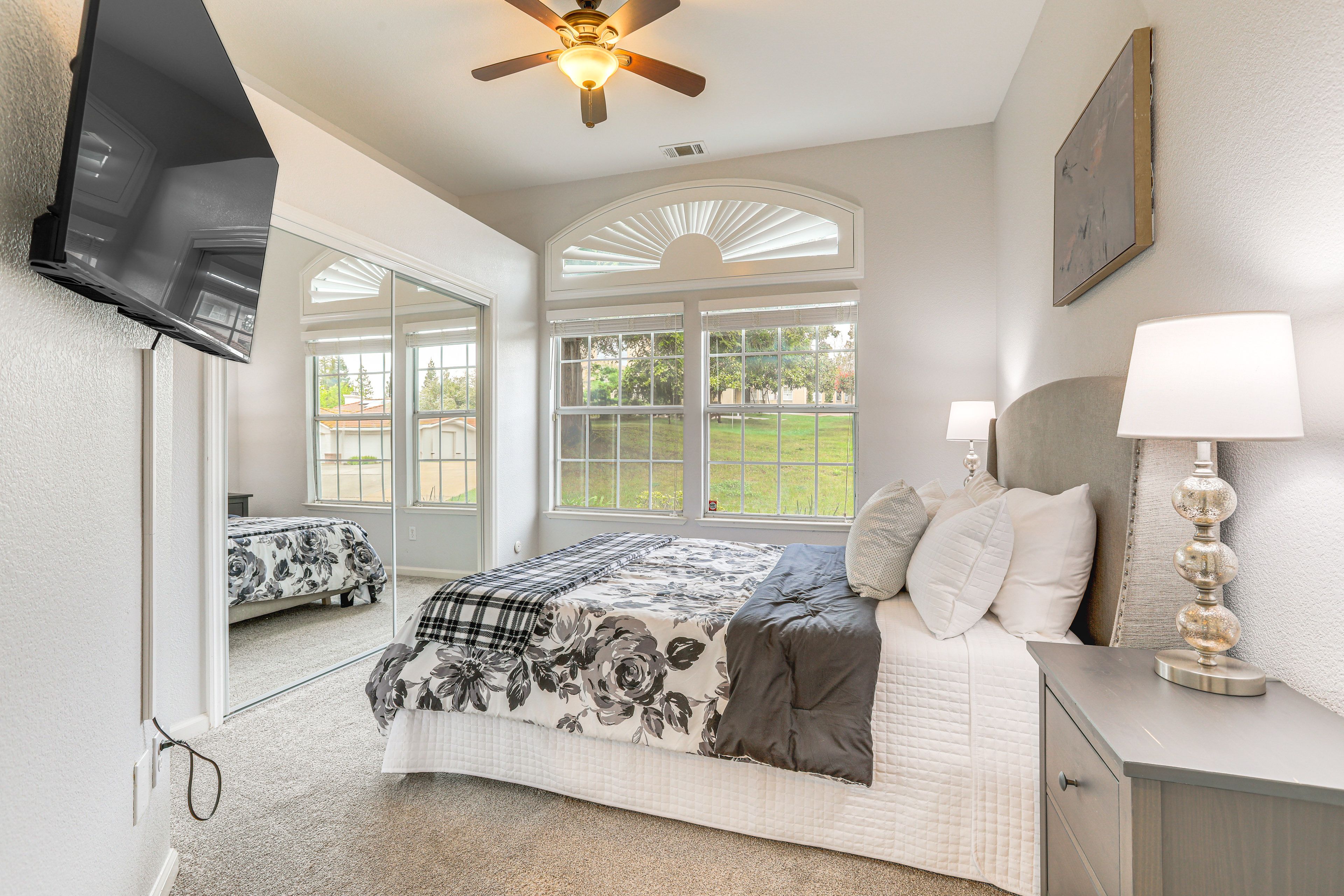 Bedroom 4 | Queen Bed