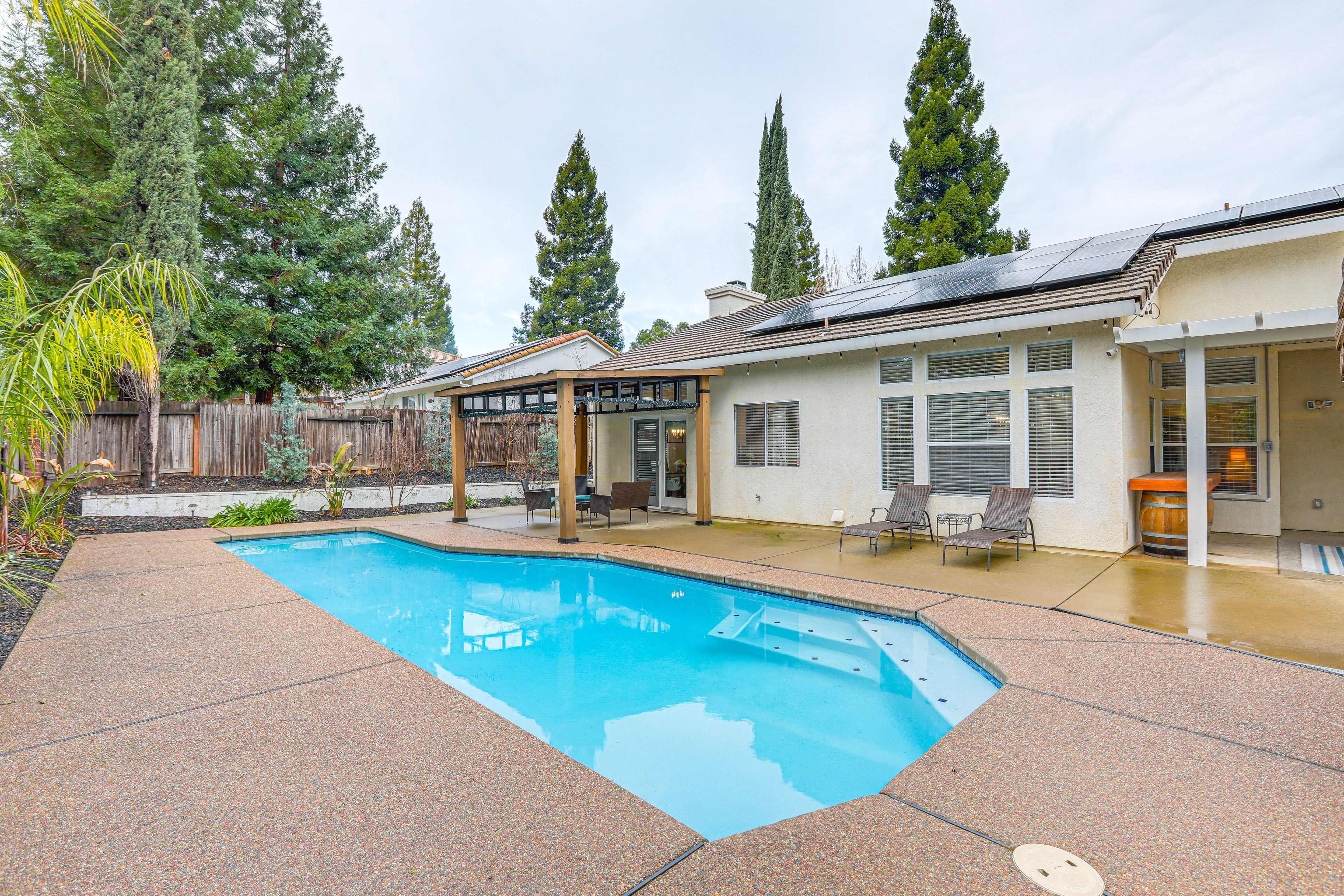 El Dorado Hills Vacation Rental | 4BR | 2BA | 2,114 Sq Ft | 3 Steps Required