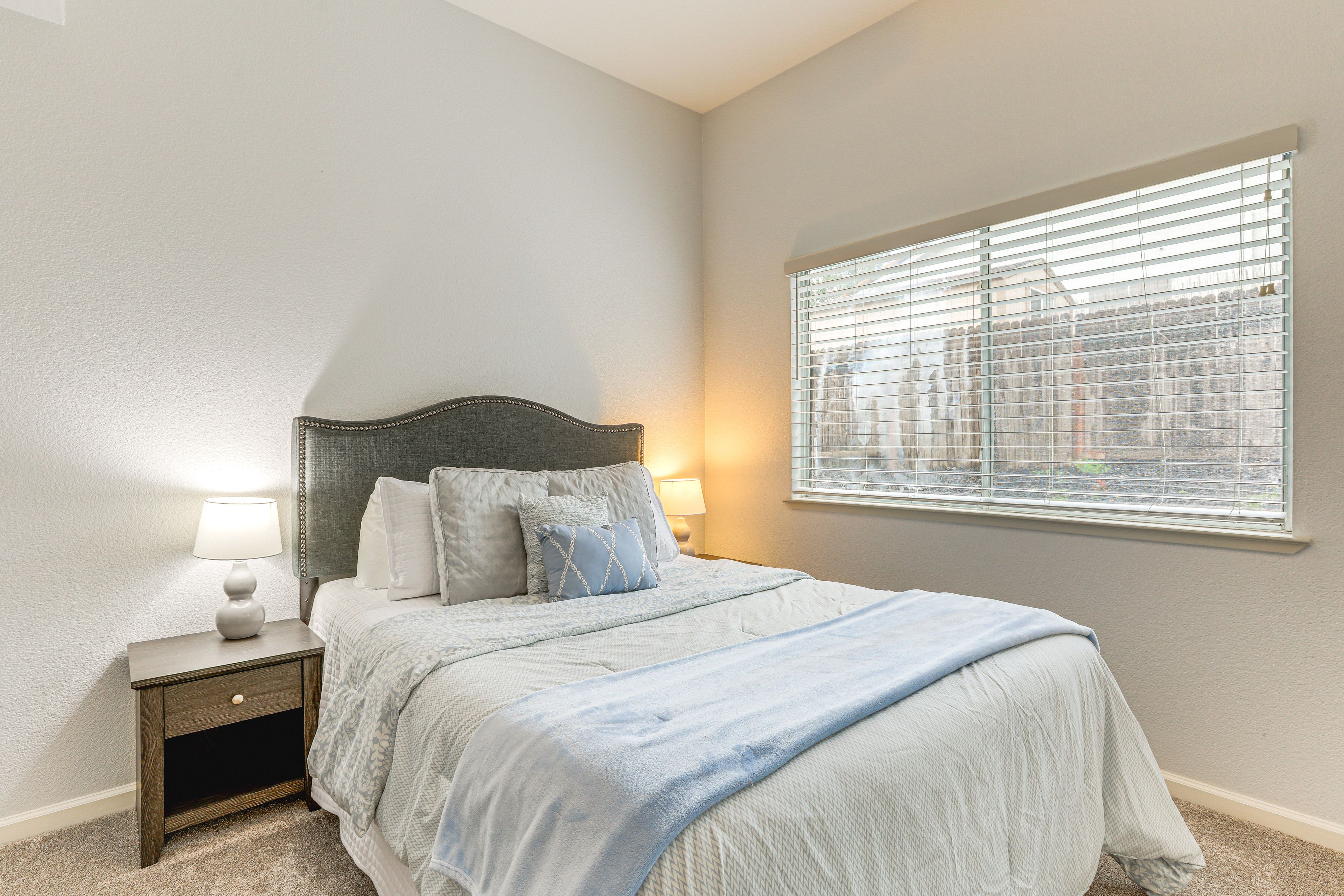 Bedroom 2 | Queen Bed