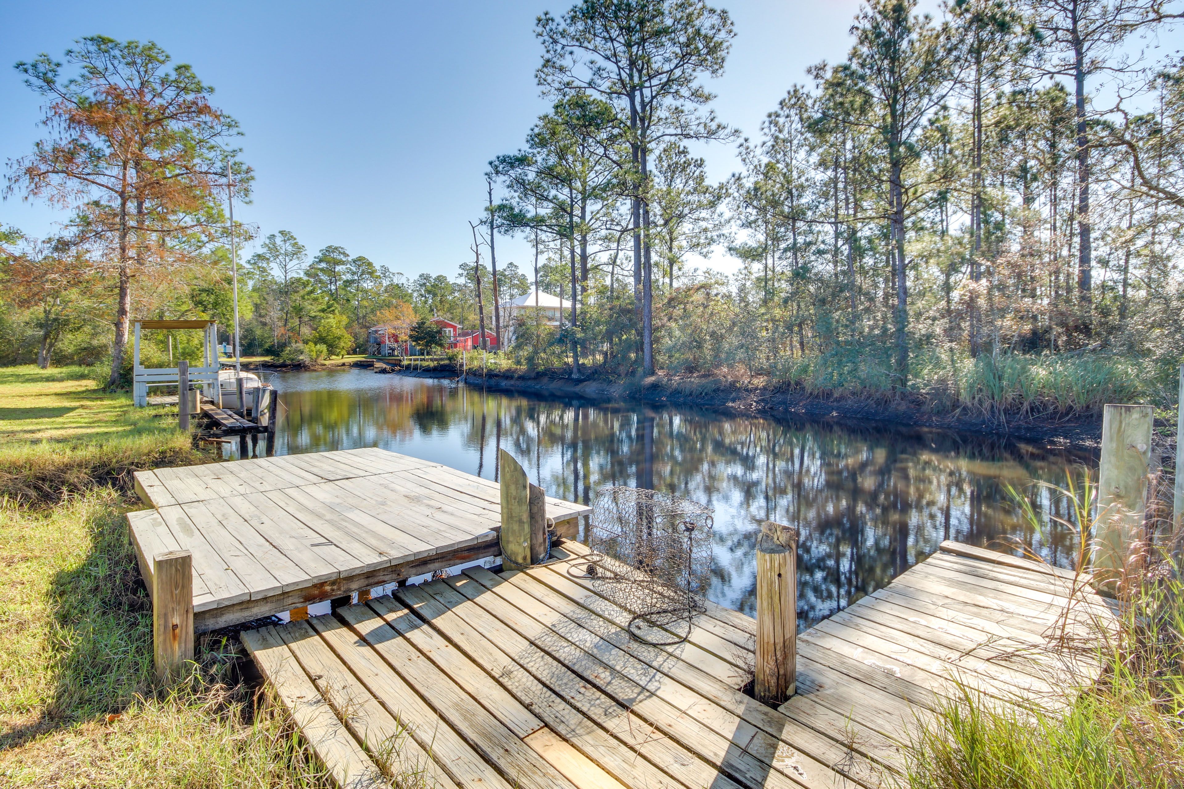 Bay St. Louis Vacation Rental | 2BR | 1BA | 750 Sq Ft | Stairs Required