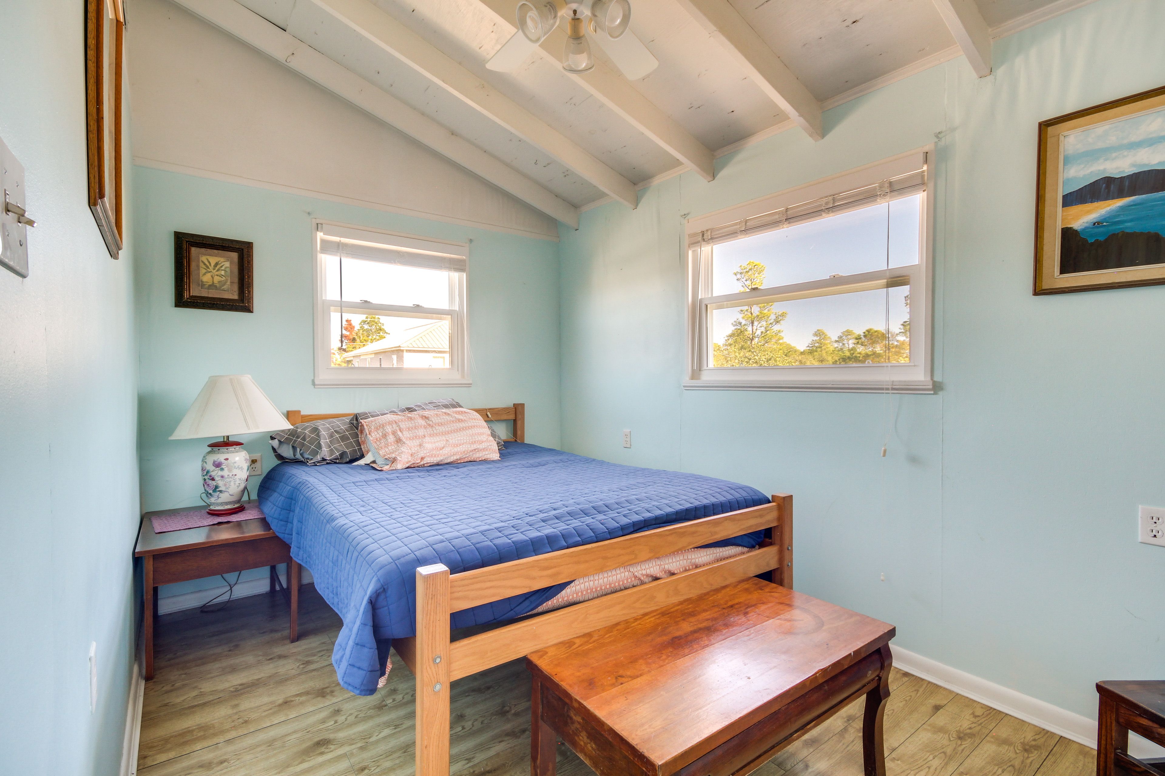 Bedroom 1 | Queen Bed