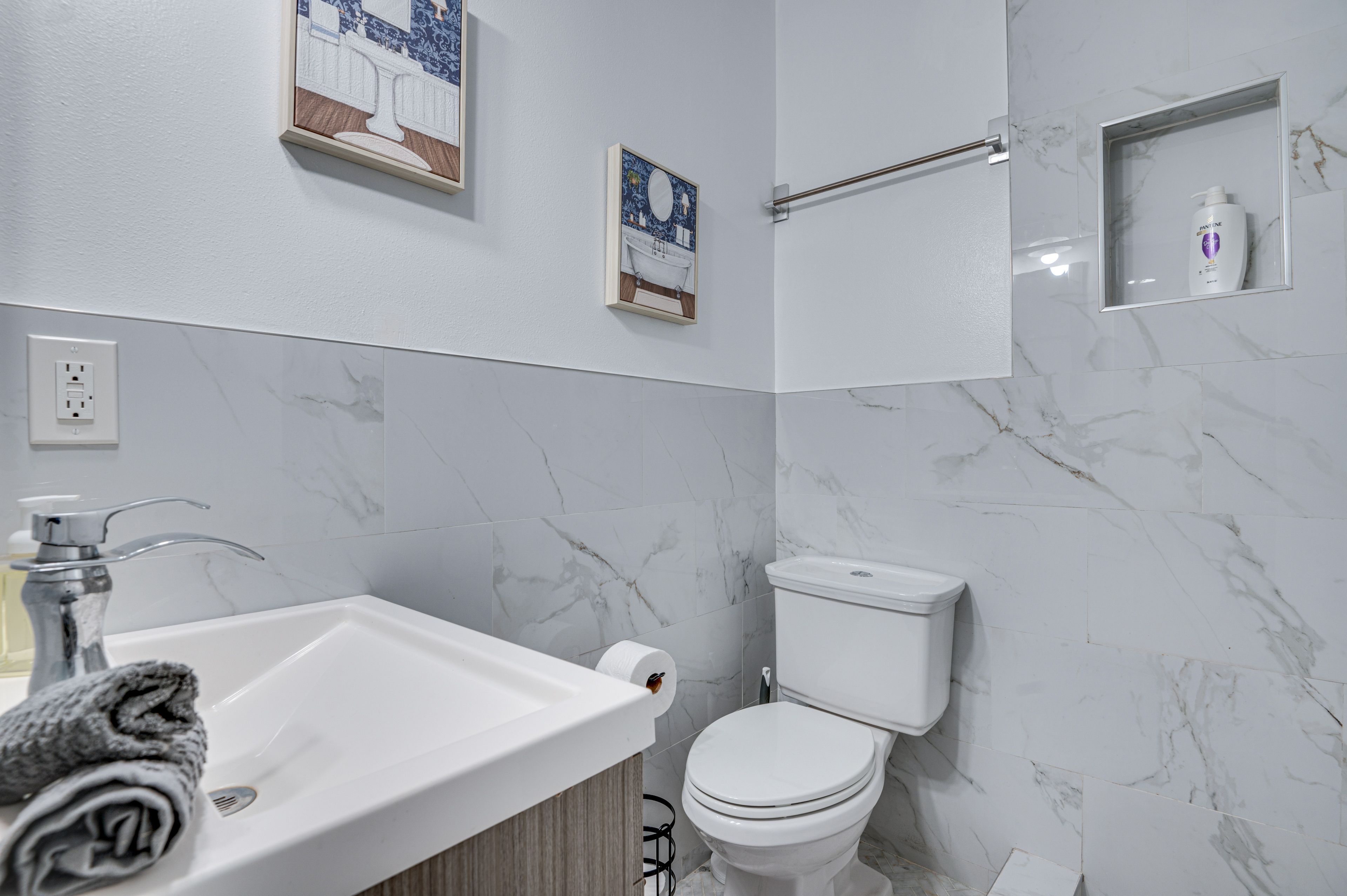 Full Bathroom