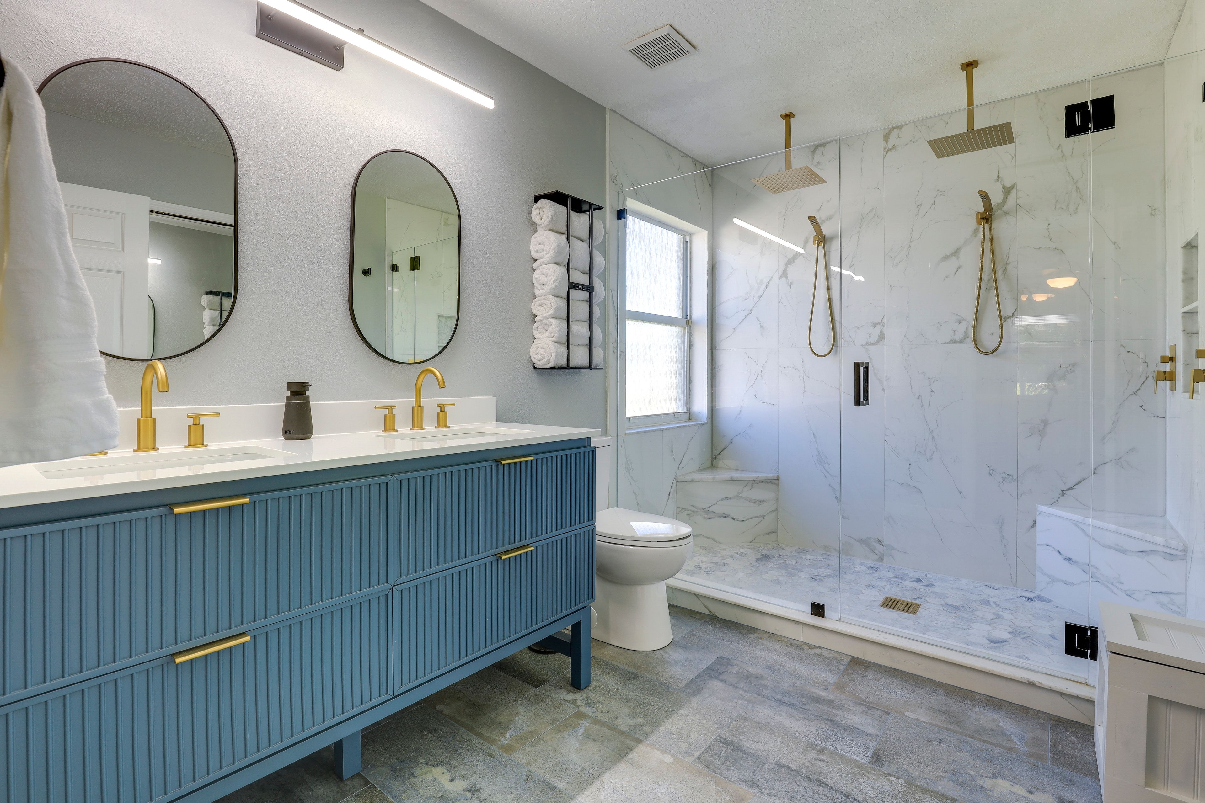 Full Bathroom | Towels Provided