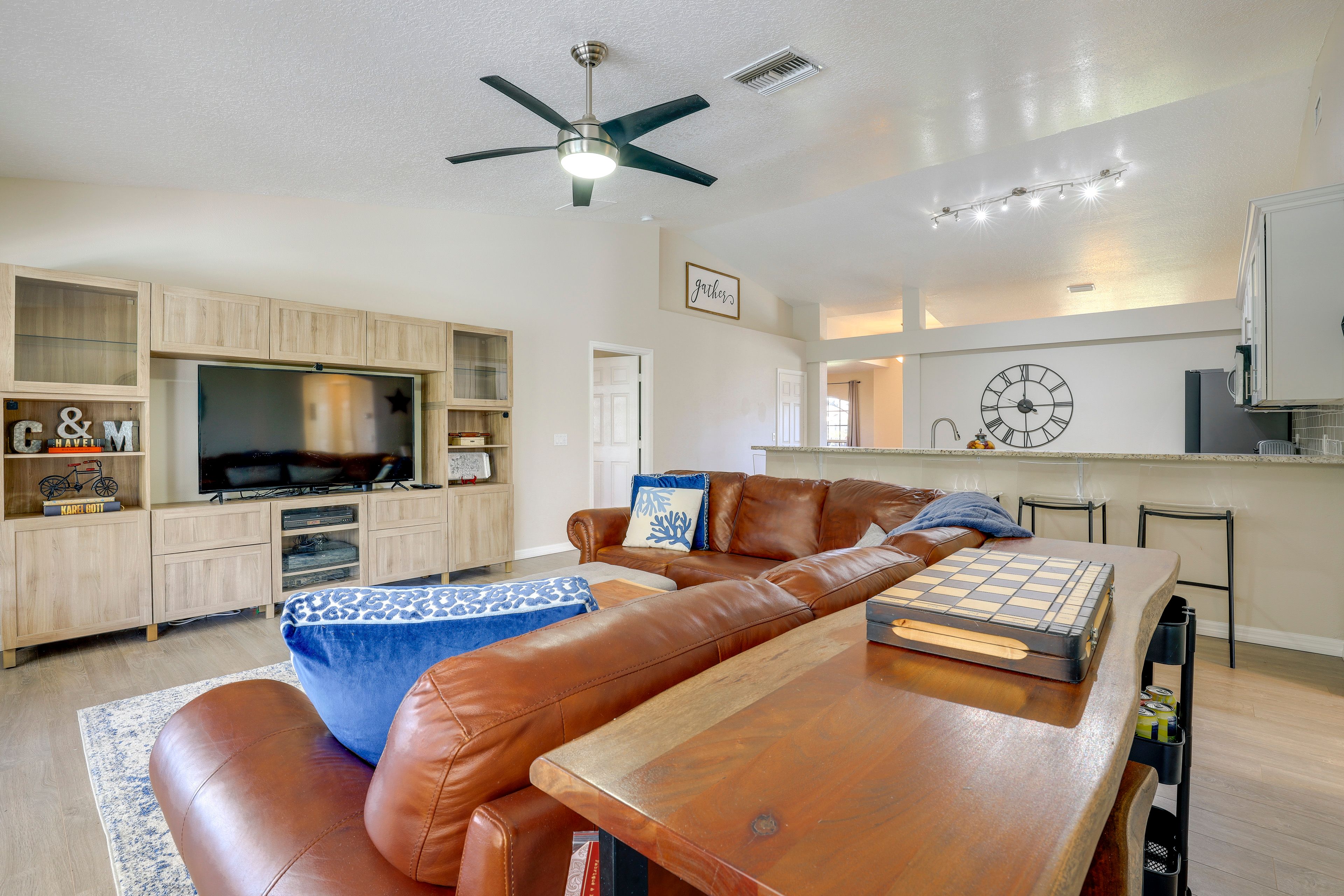 Interior | Central Heating & A/C | Free WiFi