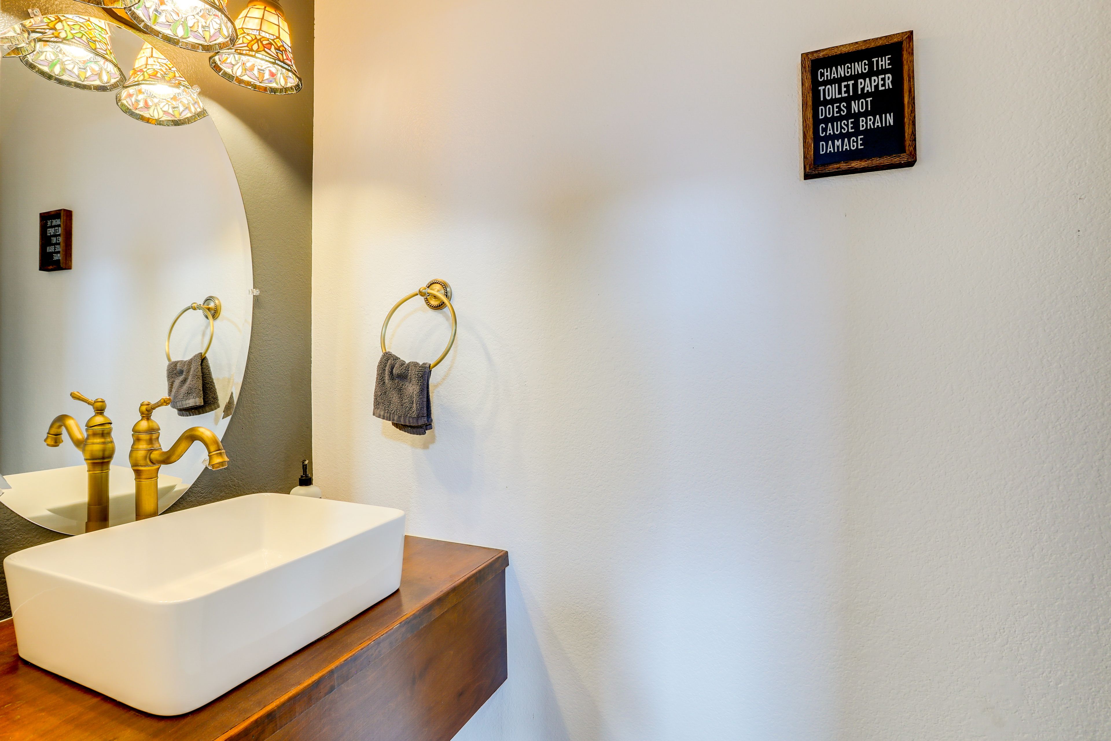 Half Bathroom | 1st Floor
