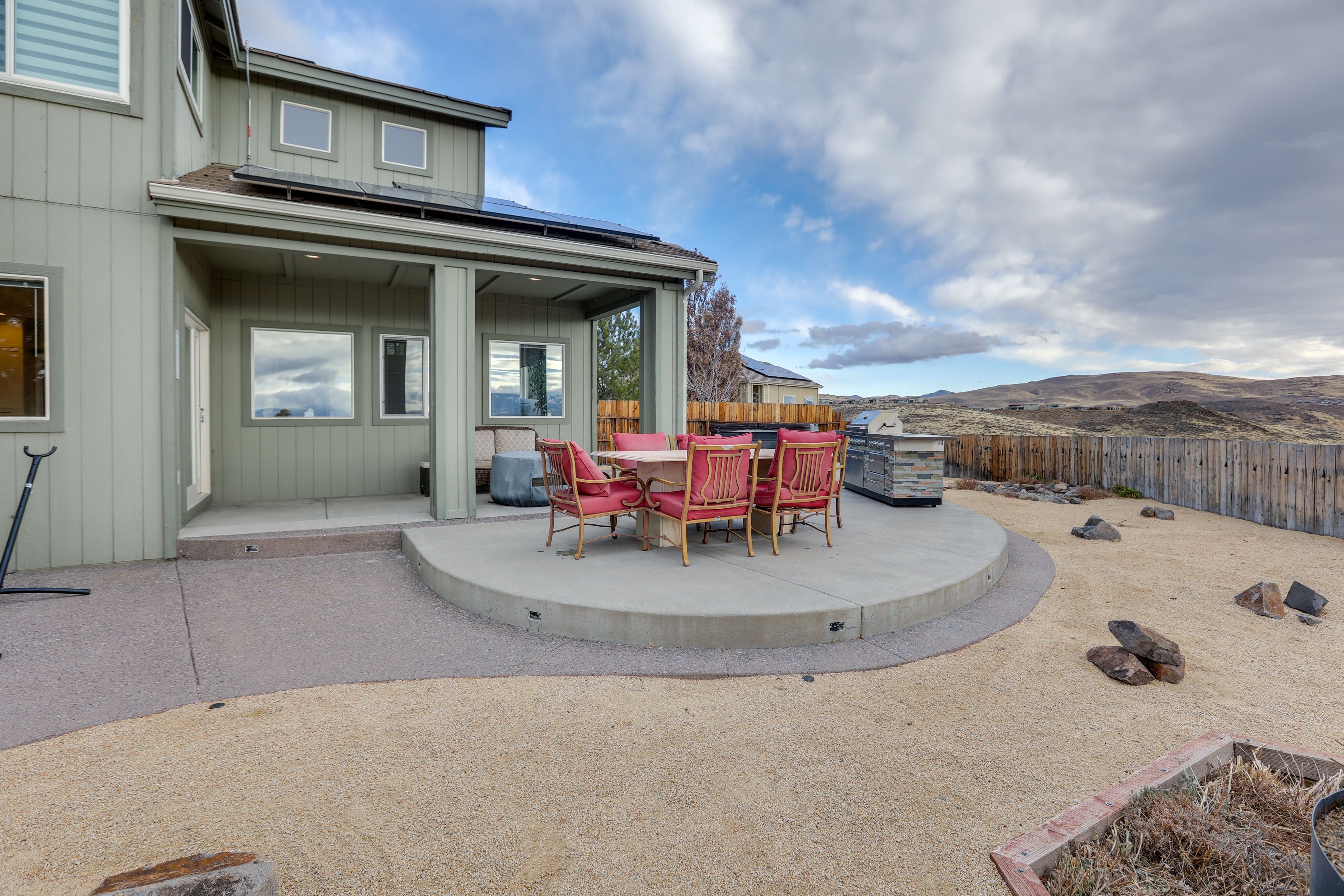Sparks Vacation Rental | 3BR | 2.5BA | 1,943 Sq Ft | Stairs Required