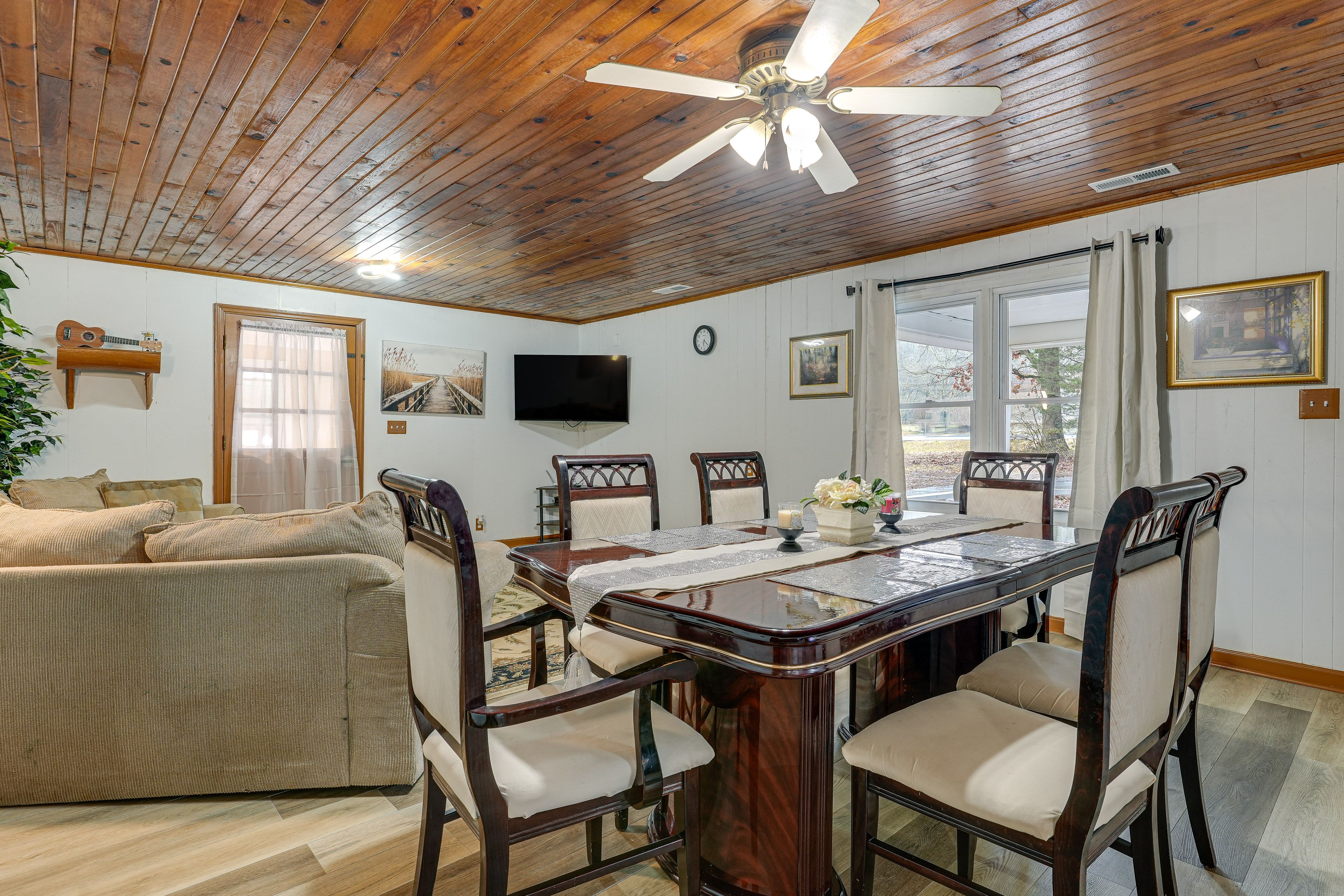 Dining Area | Dishware & Flatware