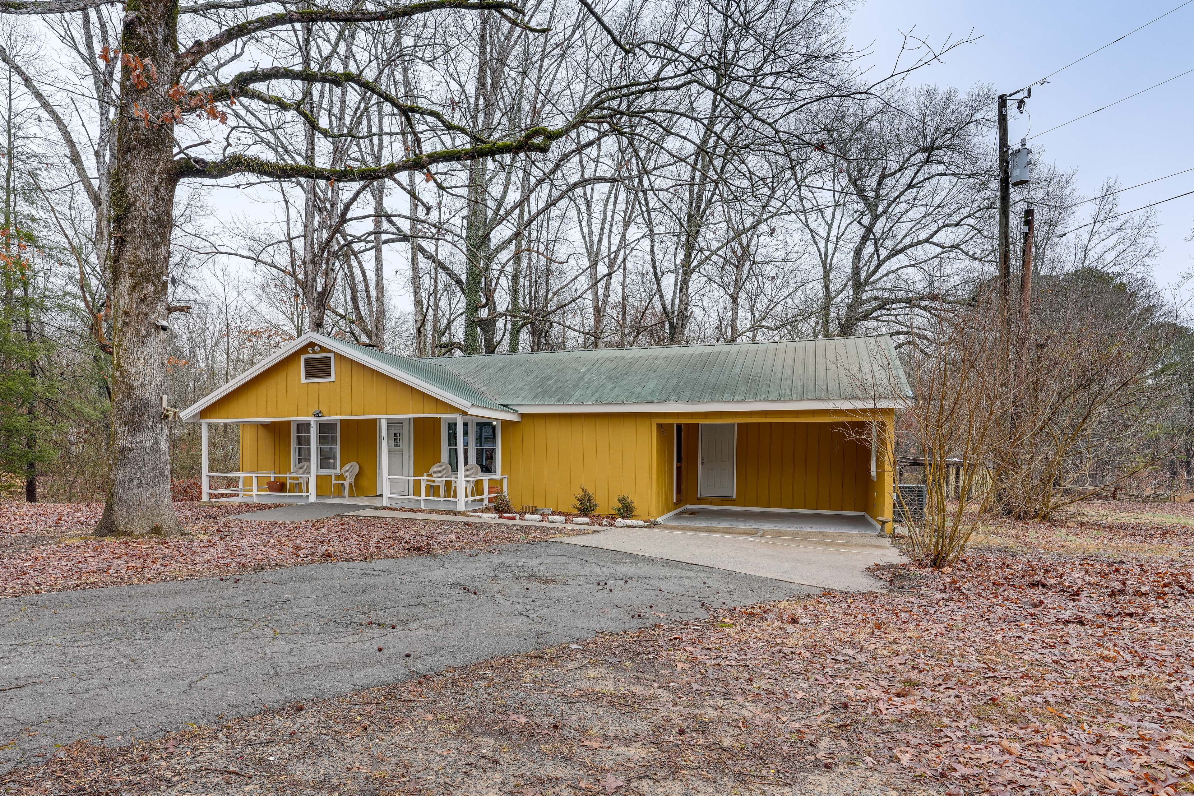 Parking | Carport (2 Vehicles) | Driveway (2 Vehicles)