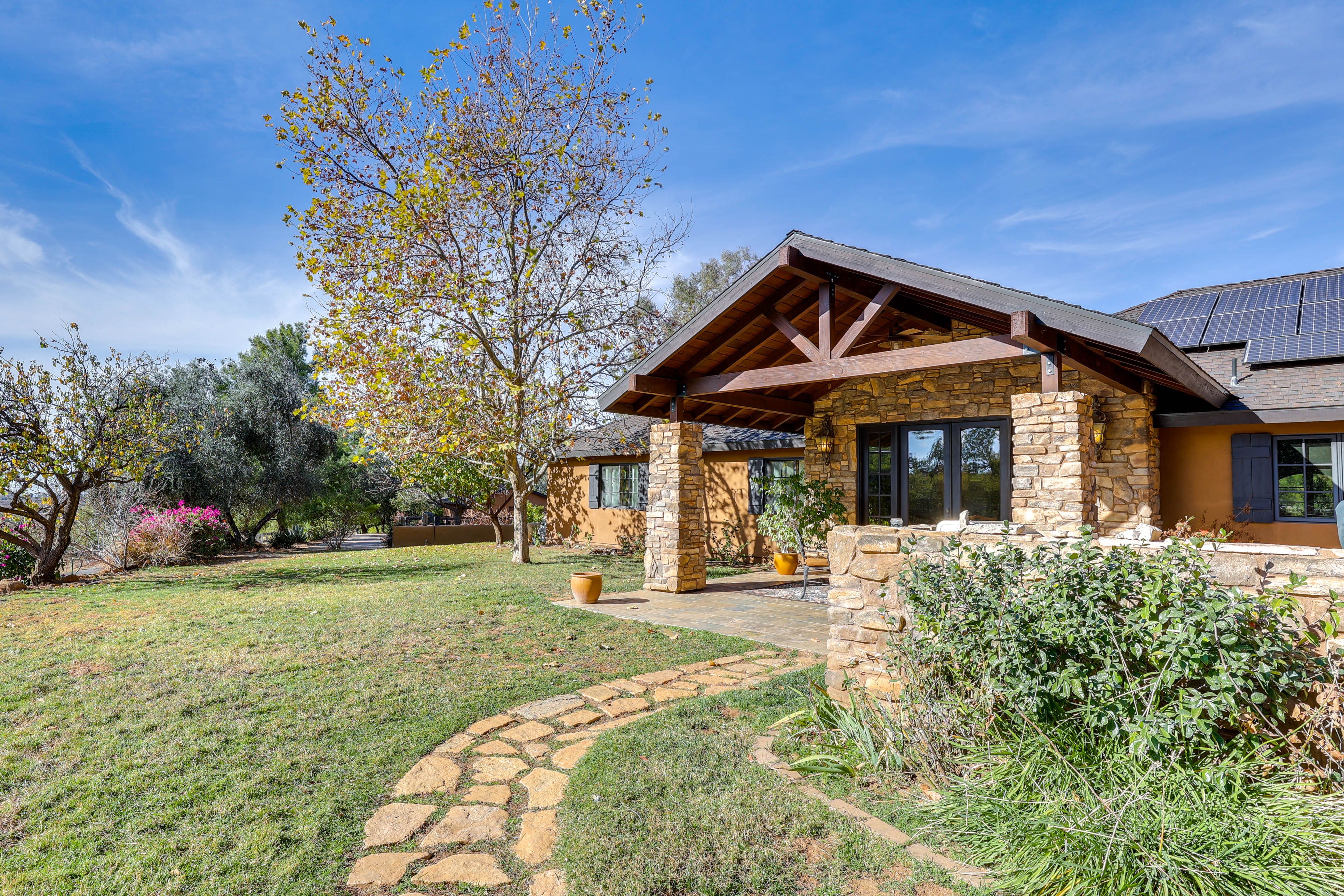 Backyard | Covered Patio