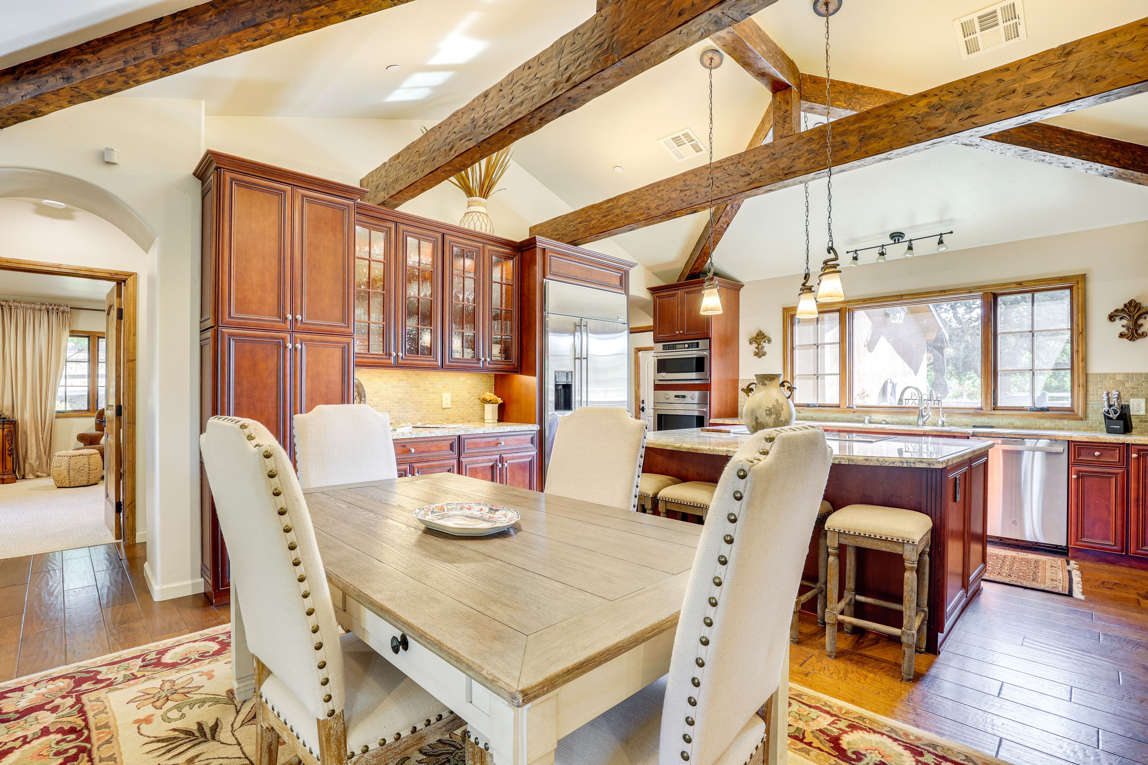 Dining Area | Dishware & Flatware Provided