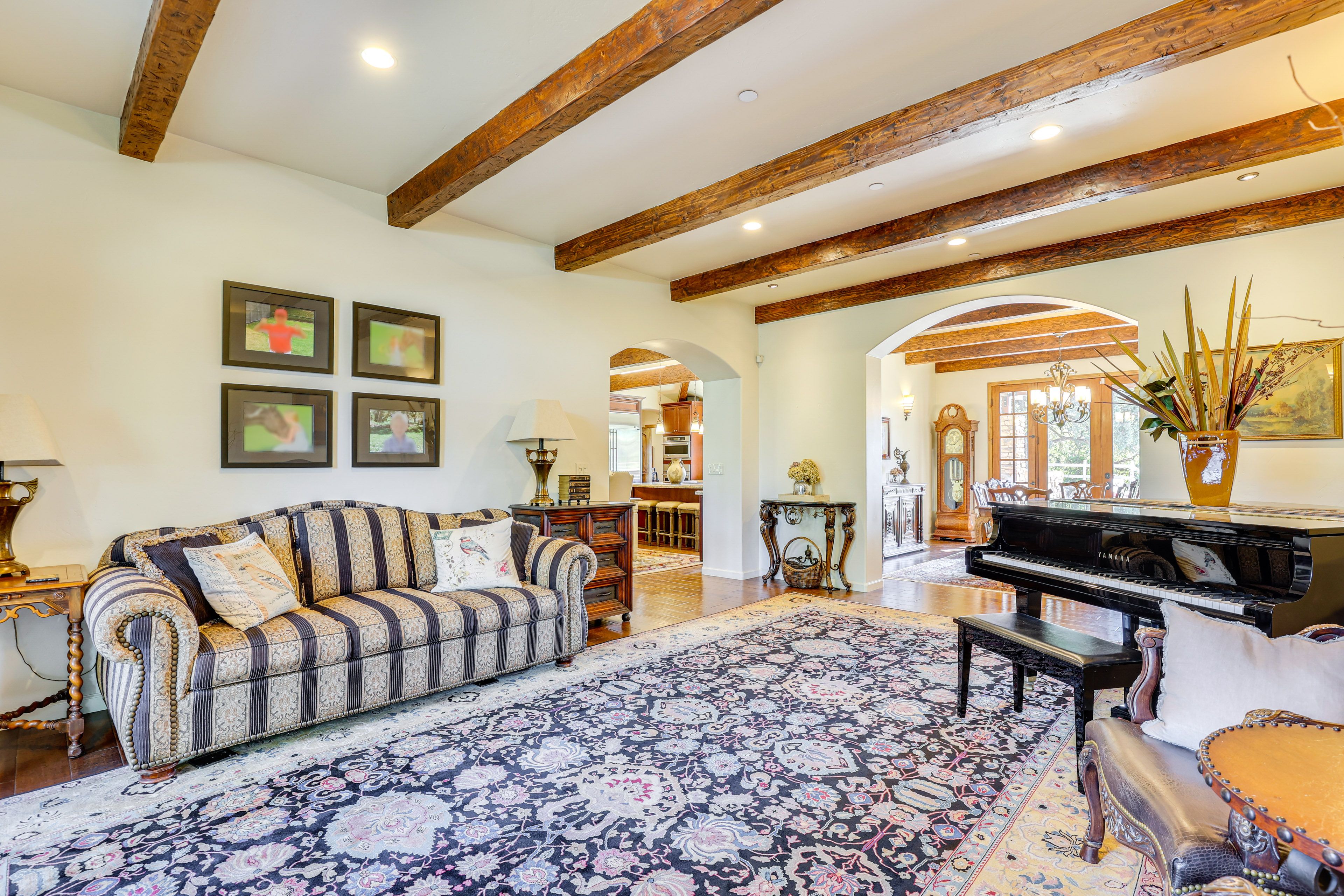 Living Room | Piano