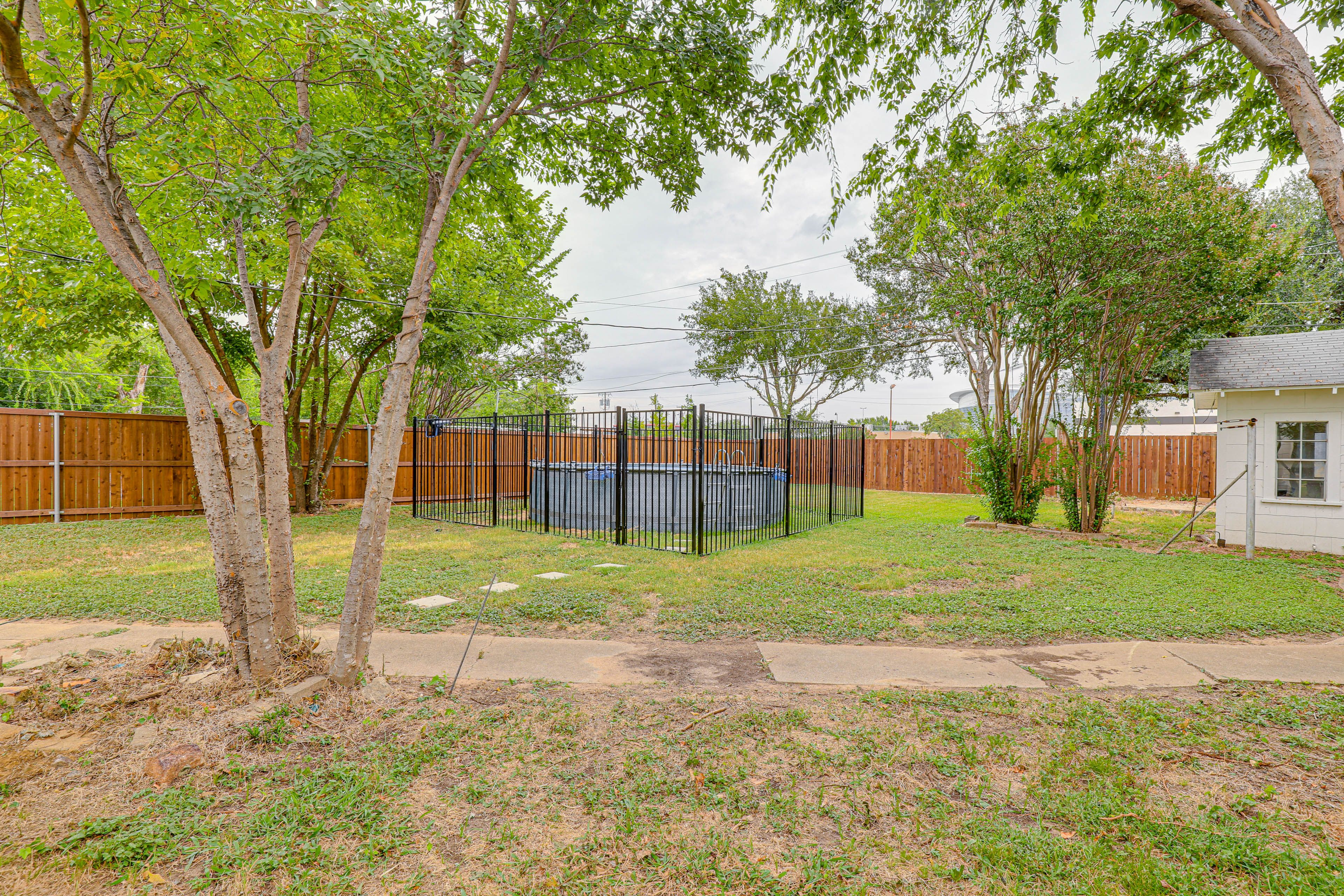 Fenced-In Yard | Above-Ground Pool