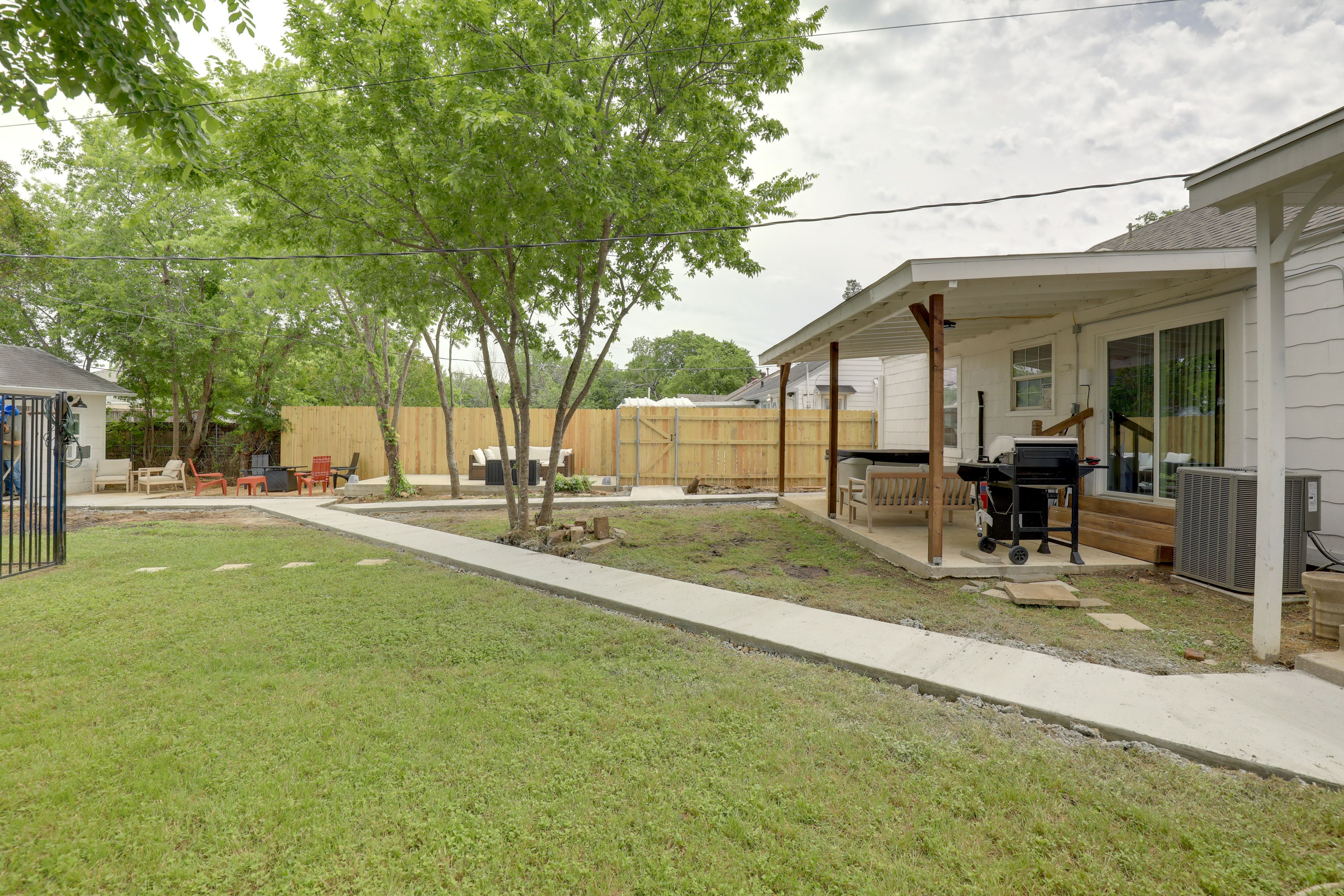 Fenced-In Yard | Above-Ground Pool