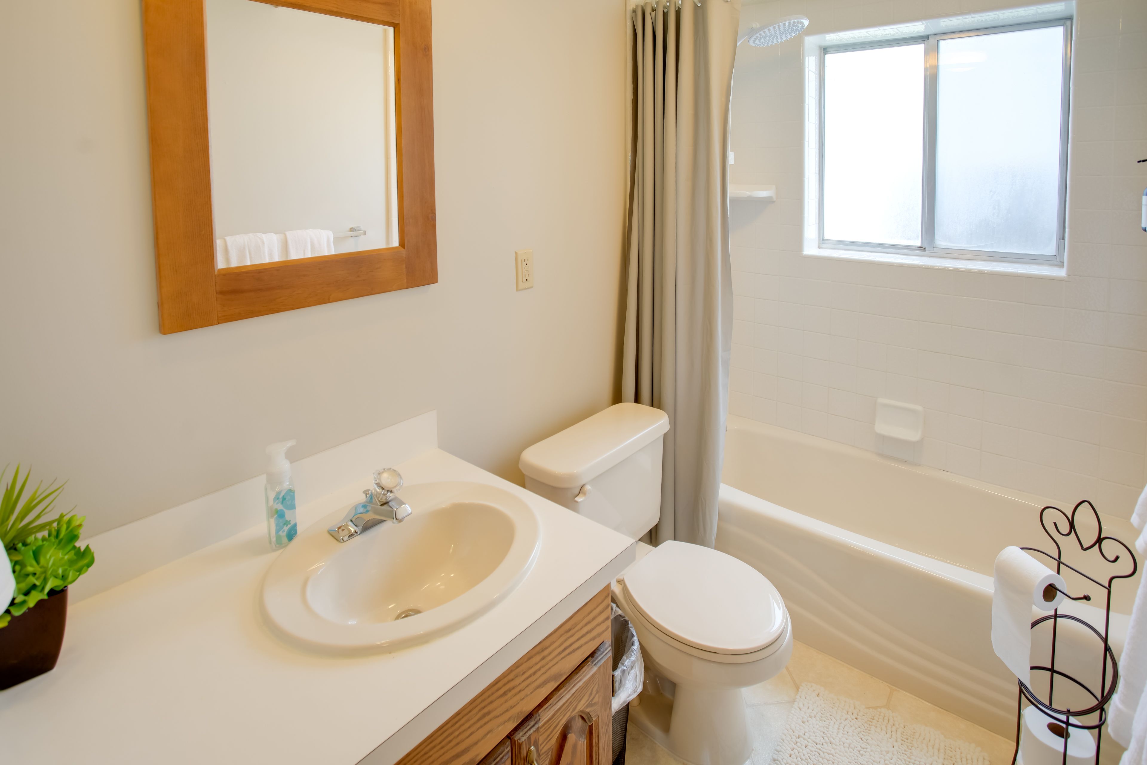 Full Bathroom | Lower Level