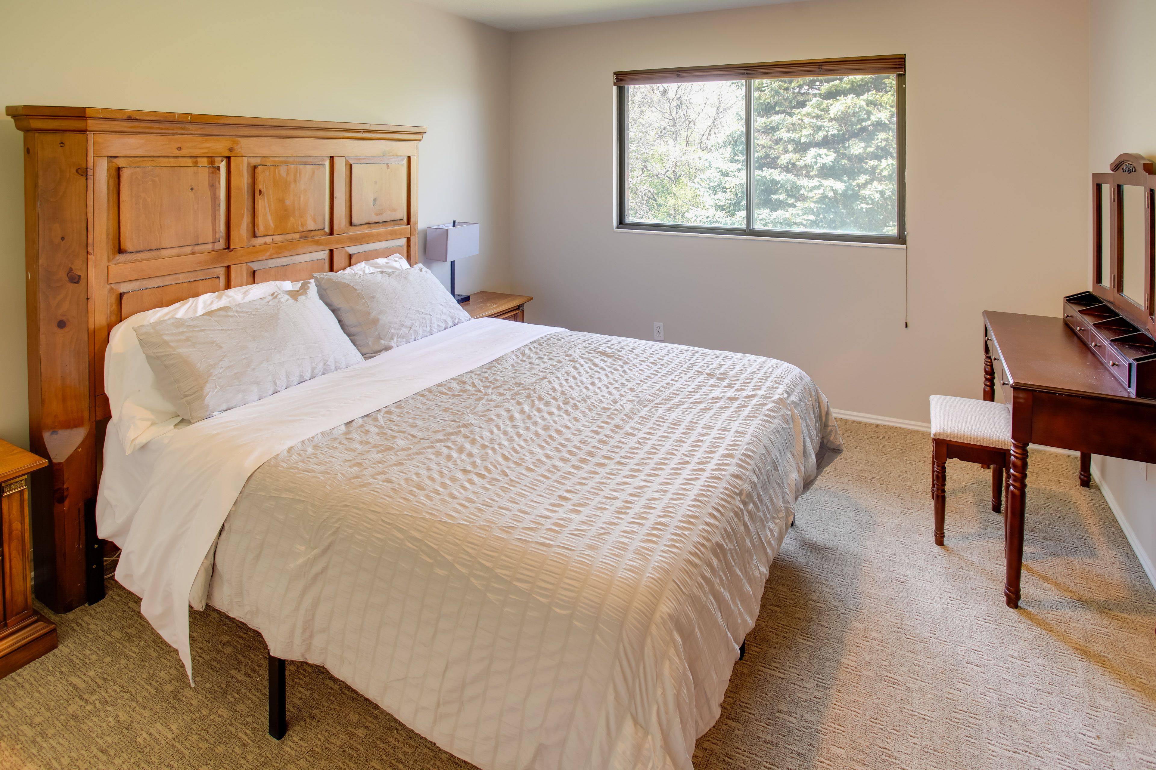 Bedroom 2 | Main Level | Queen Bed